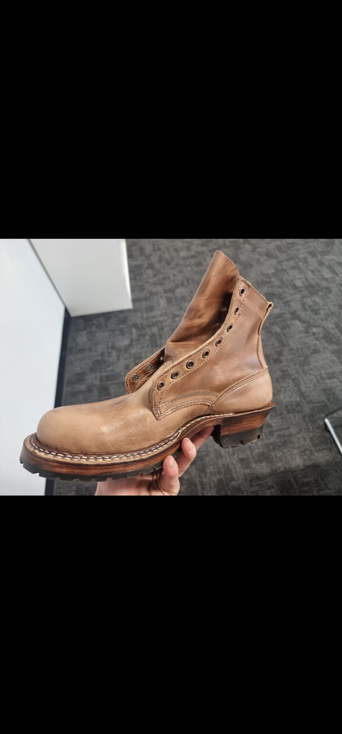 Photo by Luke.to.Boot on June 6, 2023 of the White's C350 Cruiser in Horween Natural Chromexcel.