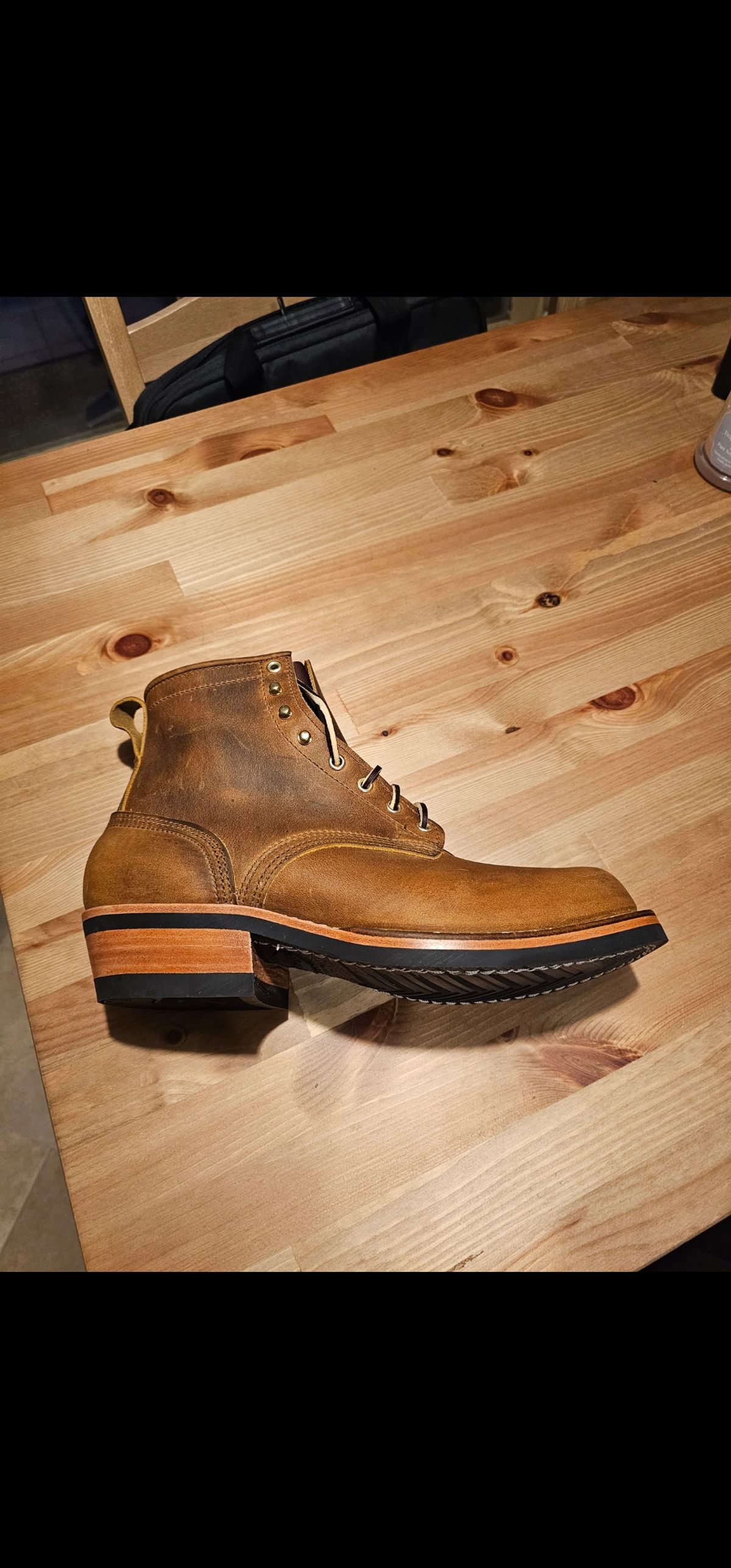 Photo by Luke.to.Boot on October 10, 2023 of the Nicks Robert in Horween Orange Predator.