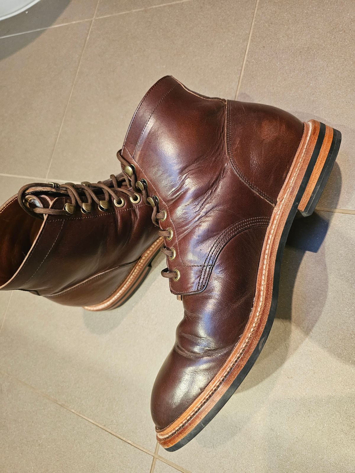 Photo by Luke.to.Boot on November 27, 2024 of the Grant Stone Diesel Boot in Horween Brown Chromexcel.