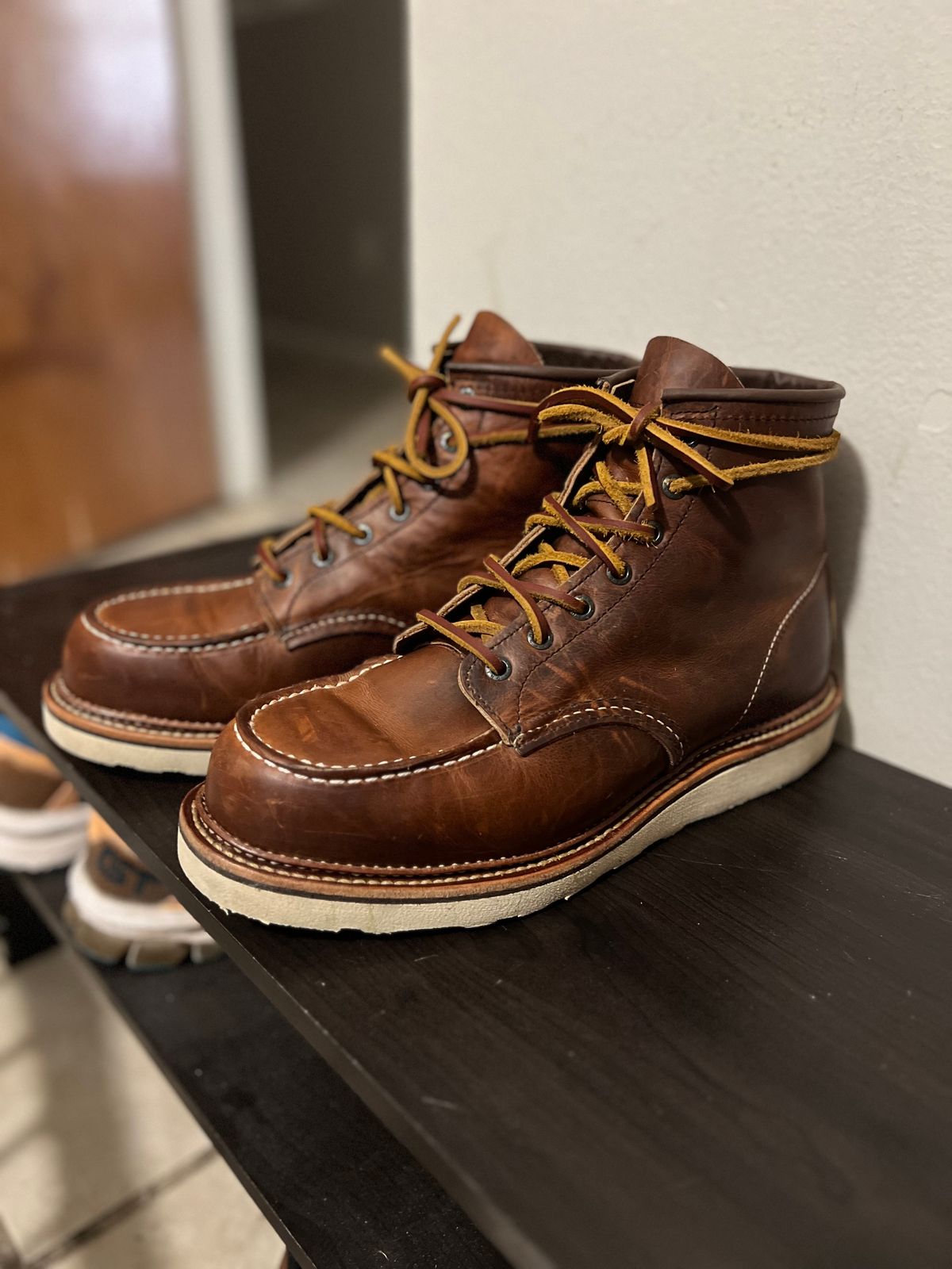 Photo by brusa on May 3, 2024 of the Red Wing 6-Inch Classic Moc in S.B. Foot Copper Rough and Tough.