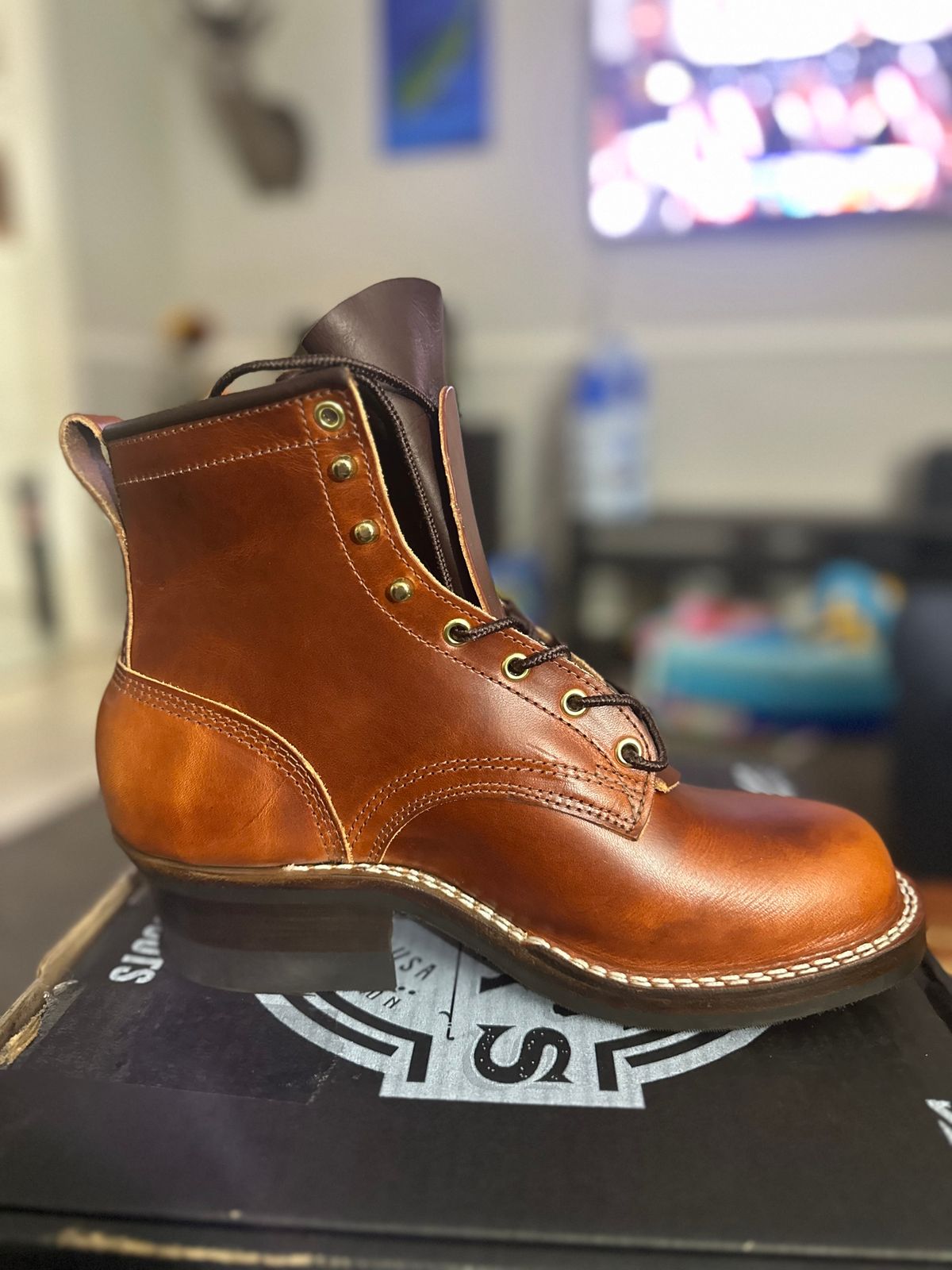 Photo by brusa on November 8, 2024 of the Frank's Boots Wilshire in Wickett & Craig Tan Oiled Latigo.