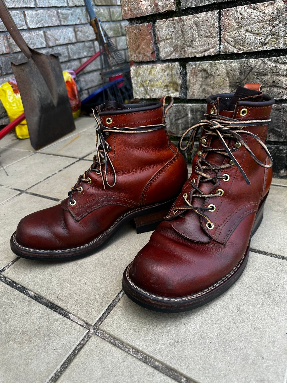 Photo by brusa on February 22, 2025 of the Frank's Boots Wilshire in Wickett & Craig Tan Oiled Latigo.