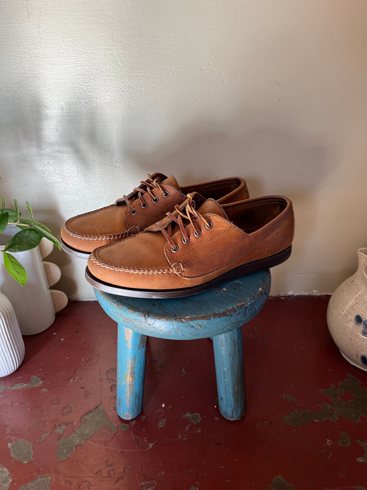 Photo by lopsided_buffalo on December 12, 2024 of the Rancourt & Co. Classic Ranger-Moc in Horween Wheat Chamois.
