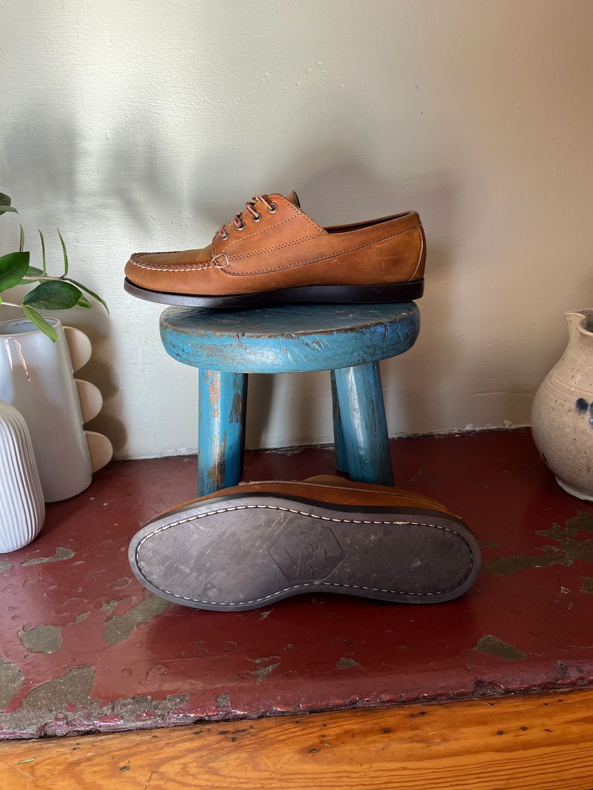 Photo by lopsided_buffalo on December 12, 2024 of the Rancourt & Co. Classic Ranger-Moc in Horween Wheat Chamois.