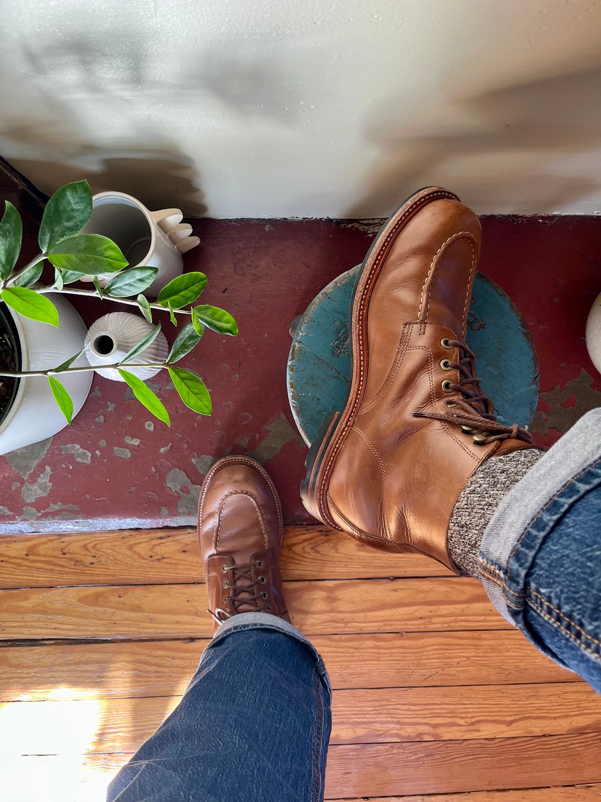 Photo by lopsided_buffalo on December 12, 2024 of the Grant Stone Brass Boot in Horween Dune Chromexcel.