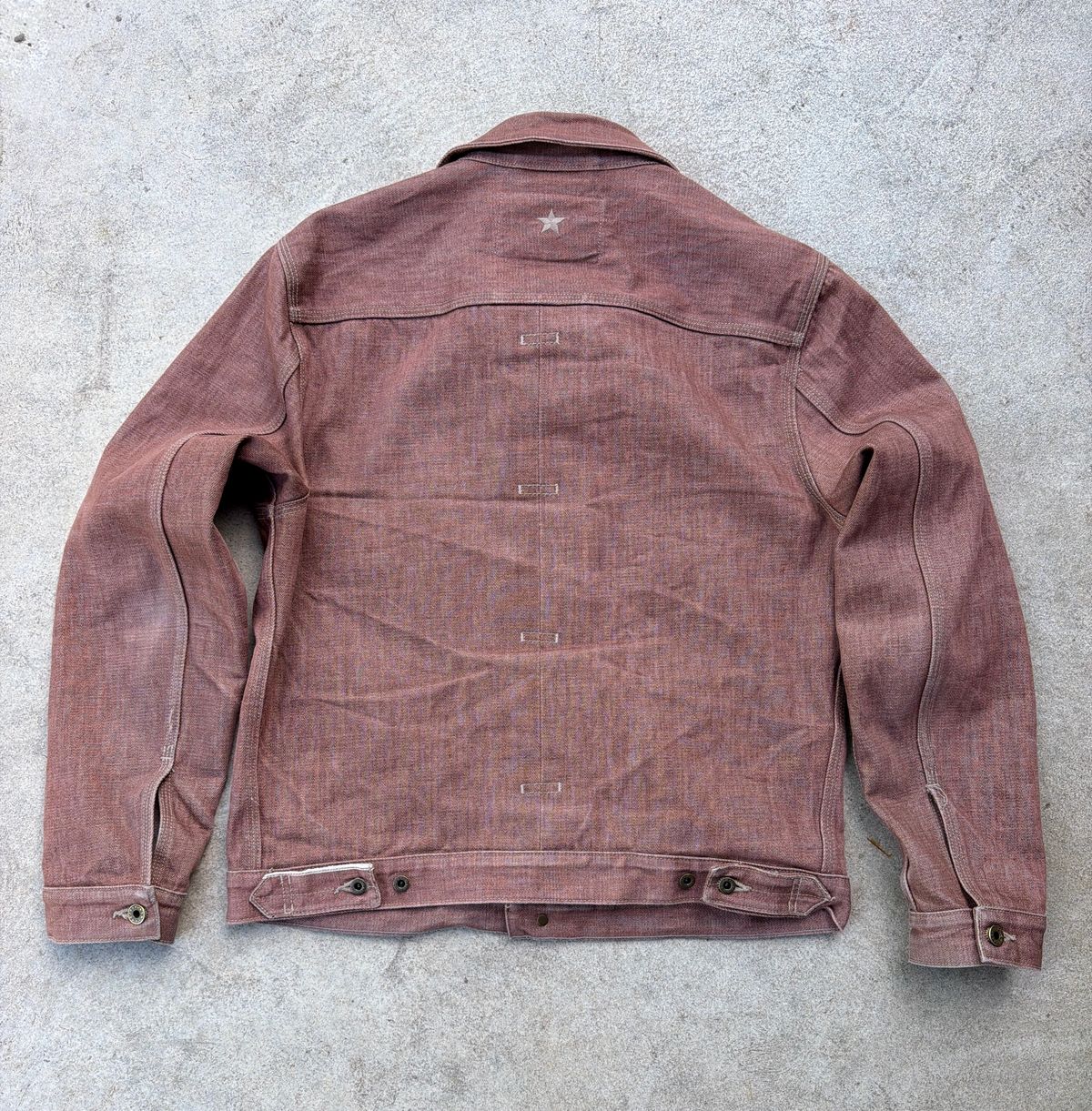 Photo by manco on April 7, 2026 of the Brave Star Mojave (Type II Trucker Jacket) in 13 Oz Beet Dyed Japanese Raw Selvedge Denim (100% Cotton).