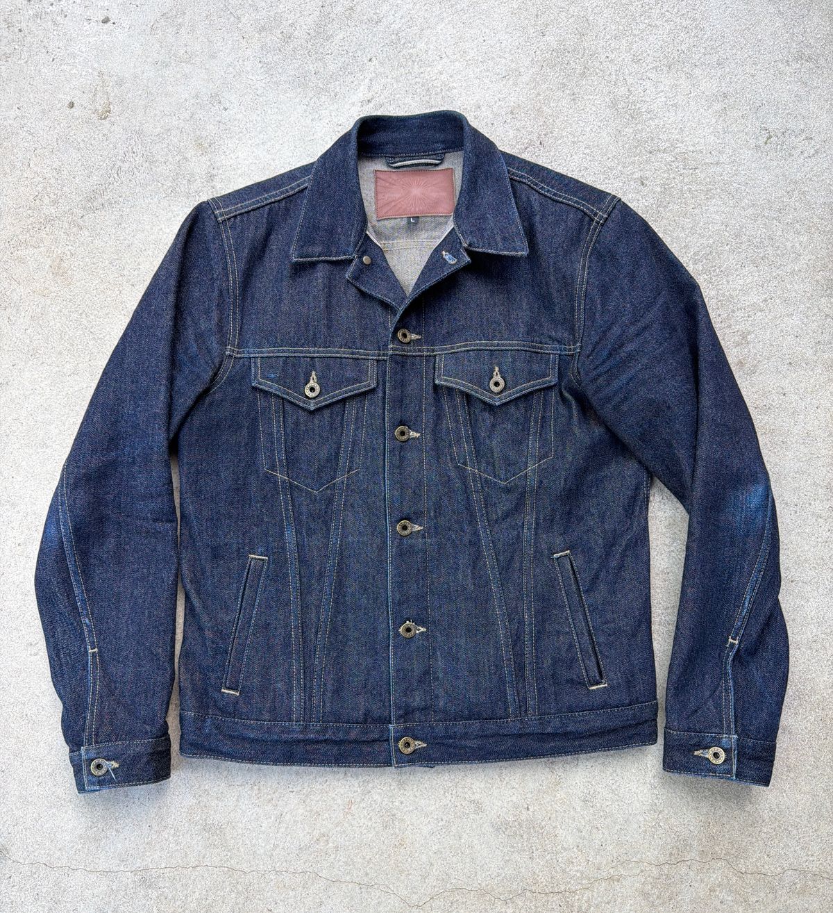 Photo by manco on April 7, 2026 of the Brave Star Ironside (Type III Trucker Jacket) in 14 Oz Kaihara AX33 Raw Selvedge Denim (100% Cotton).