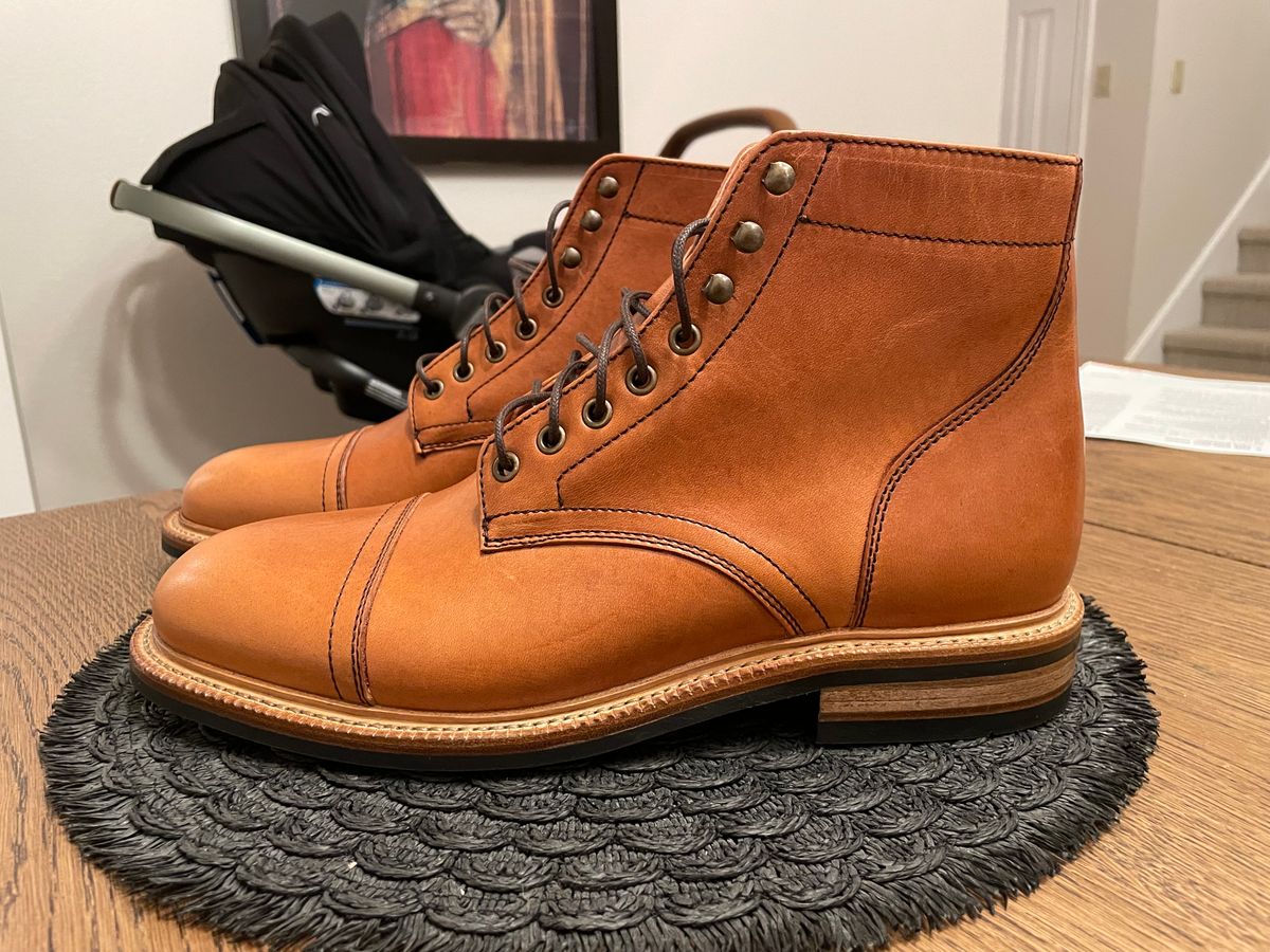 Photo by manco on February 15, 2024 of the Parkhurst The Richmond in Horween Natural Dublin.