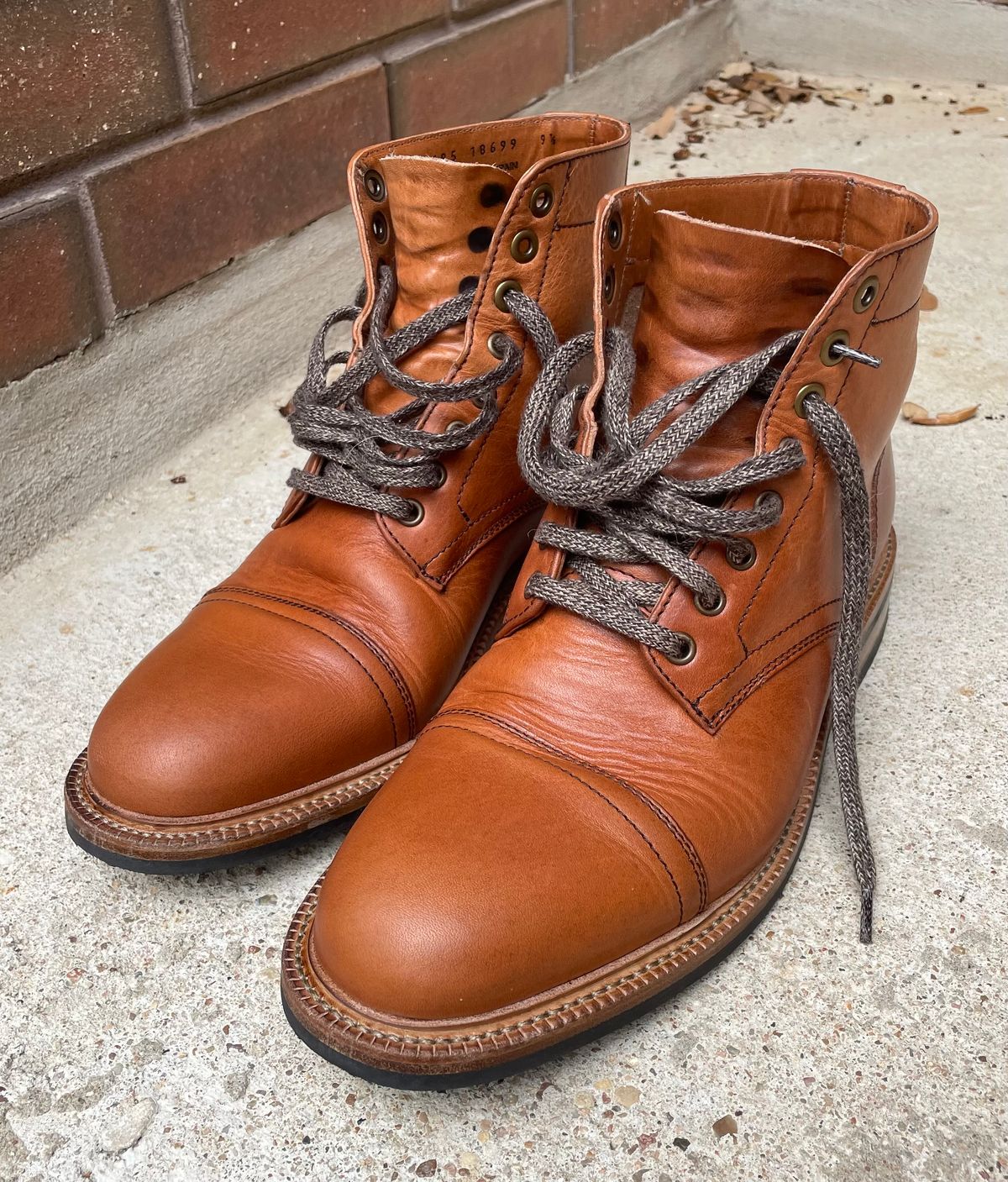 Photo by manco on March 15, 2024 of the Parkhurst The Richmond in Horween Natural Dublin.
