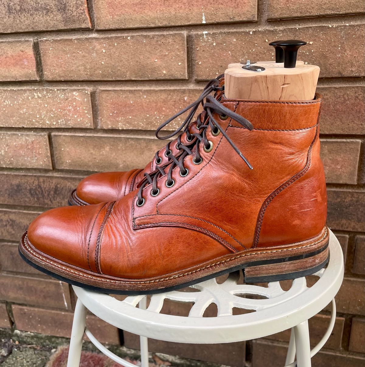 Photo by manco on November 16, 2024 of the Parkhurst The Richmond in Horween Natural Dublin.