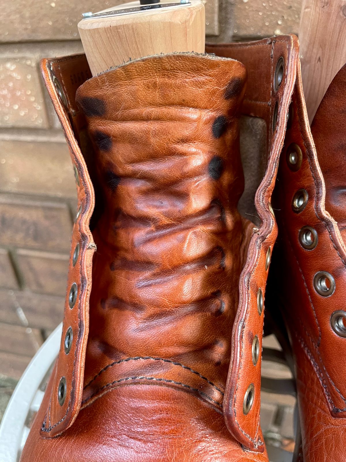 Photo by manco on November 16, 2024 of the Parkhurst The Richmond in Horween Natural Dublin.