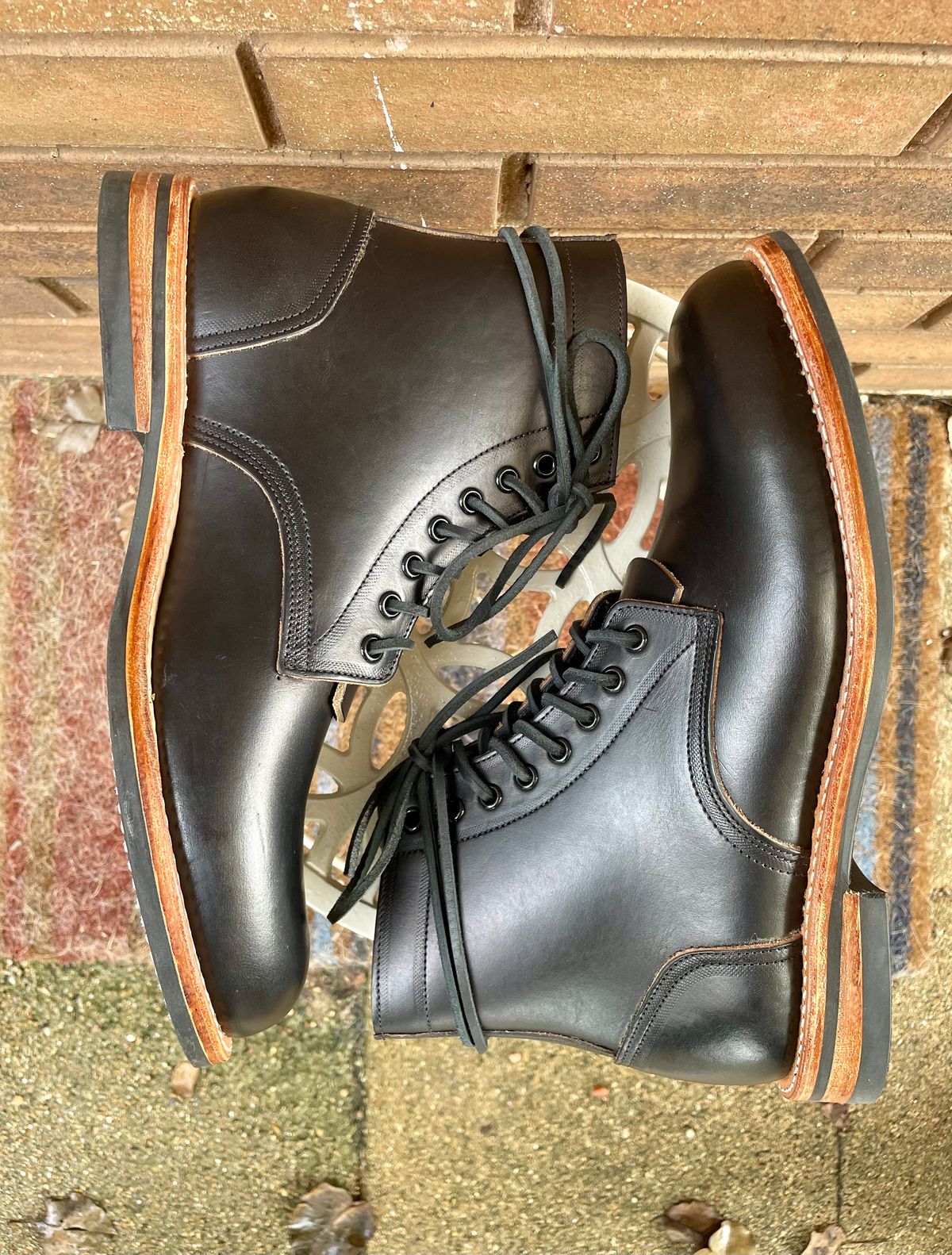 Photo by manco on December 15, 2024 of the Oak Street Bootmakers Trench Boot in Horween Black Chromexcel.