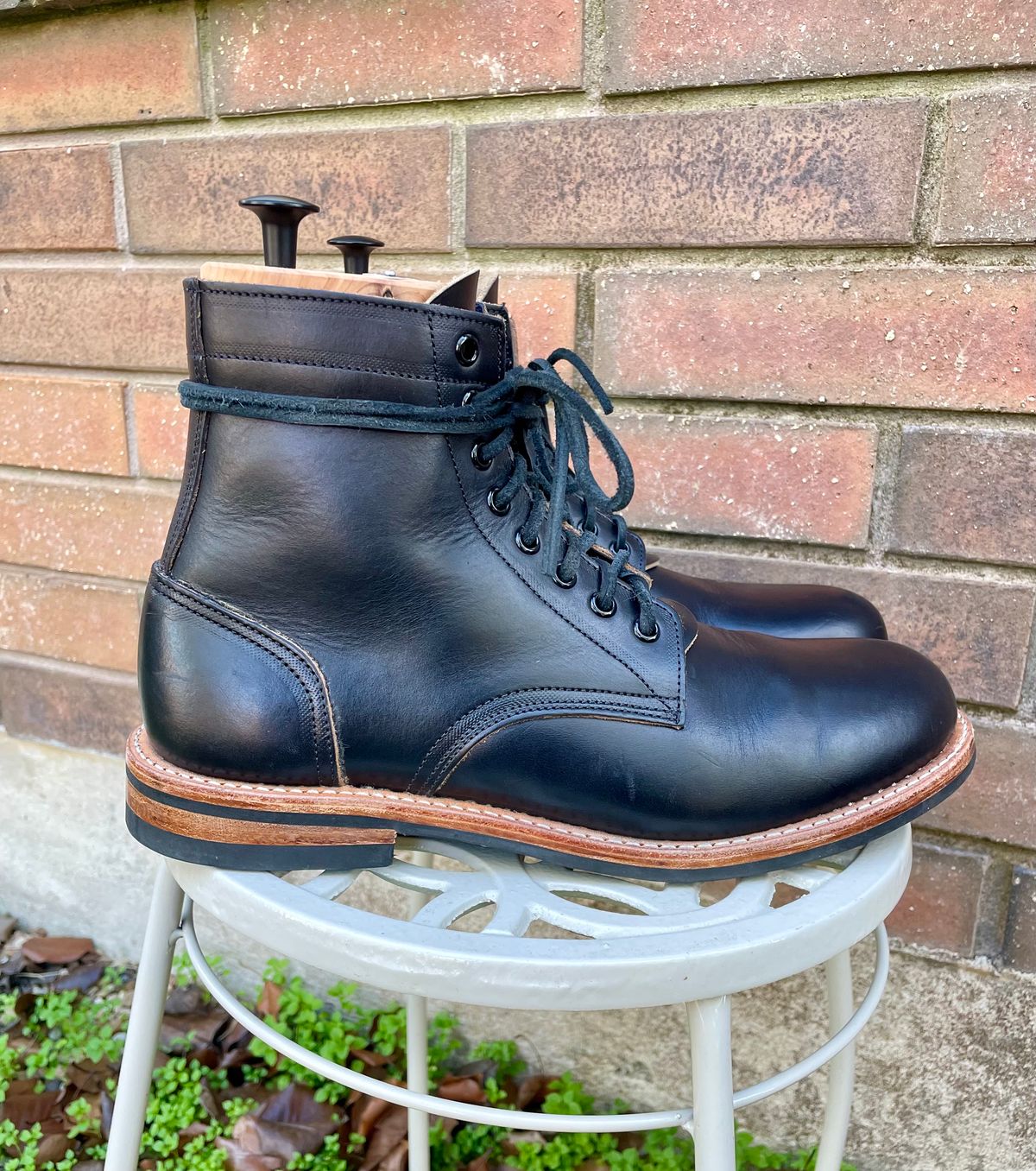 Photo by manco on December 29, 2024 of the Oak Street Bootmakers Trench Boot in Horween Black Chromexcel.