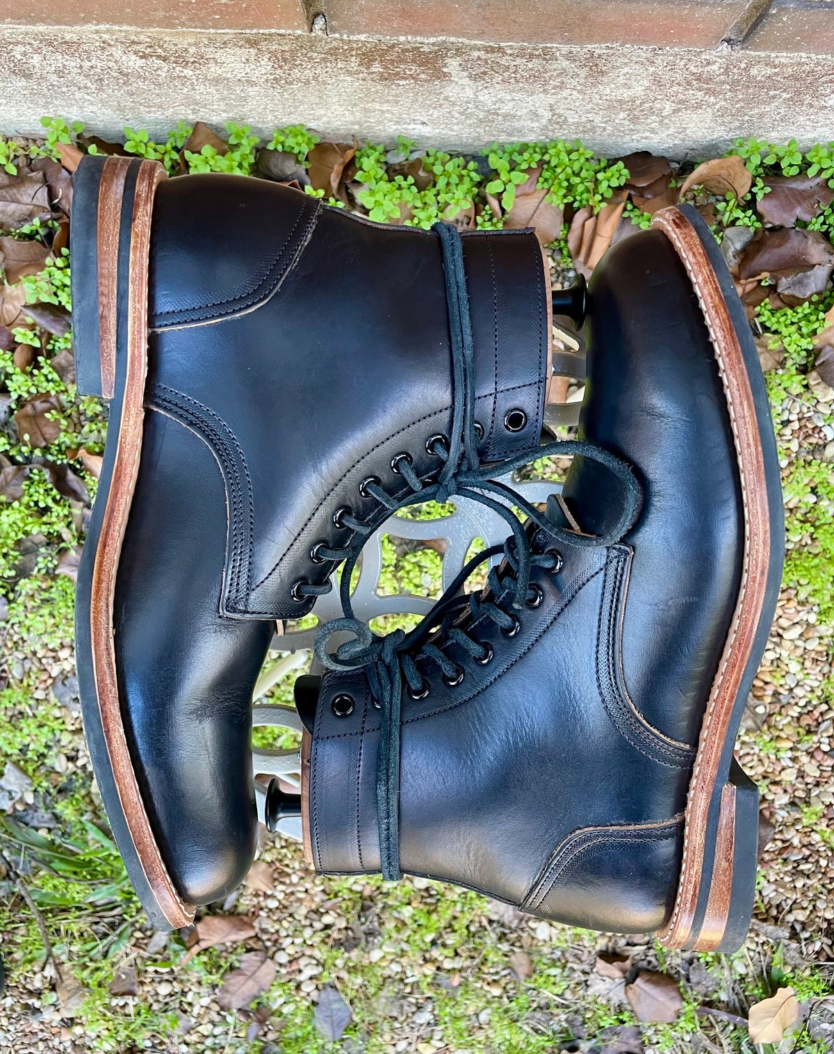 Photo by manco on December 29, 2024 of the Oak Street Bootmakers Trench Boot in Horween Black Chromexcel.