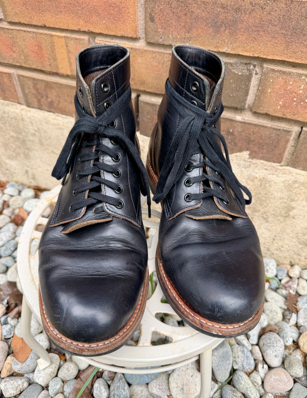 Photo by manco on April 12, 2026 of the Oak Street Bootmakers Trench Boot in Horween Black Chromexcel.
