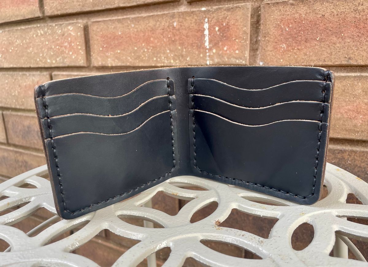Photo by manco on December 15, 2024 of the Popov Leather Bifold Wallet in Seidel Black Double Shot.