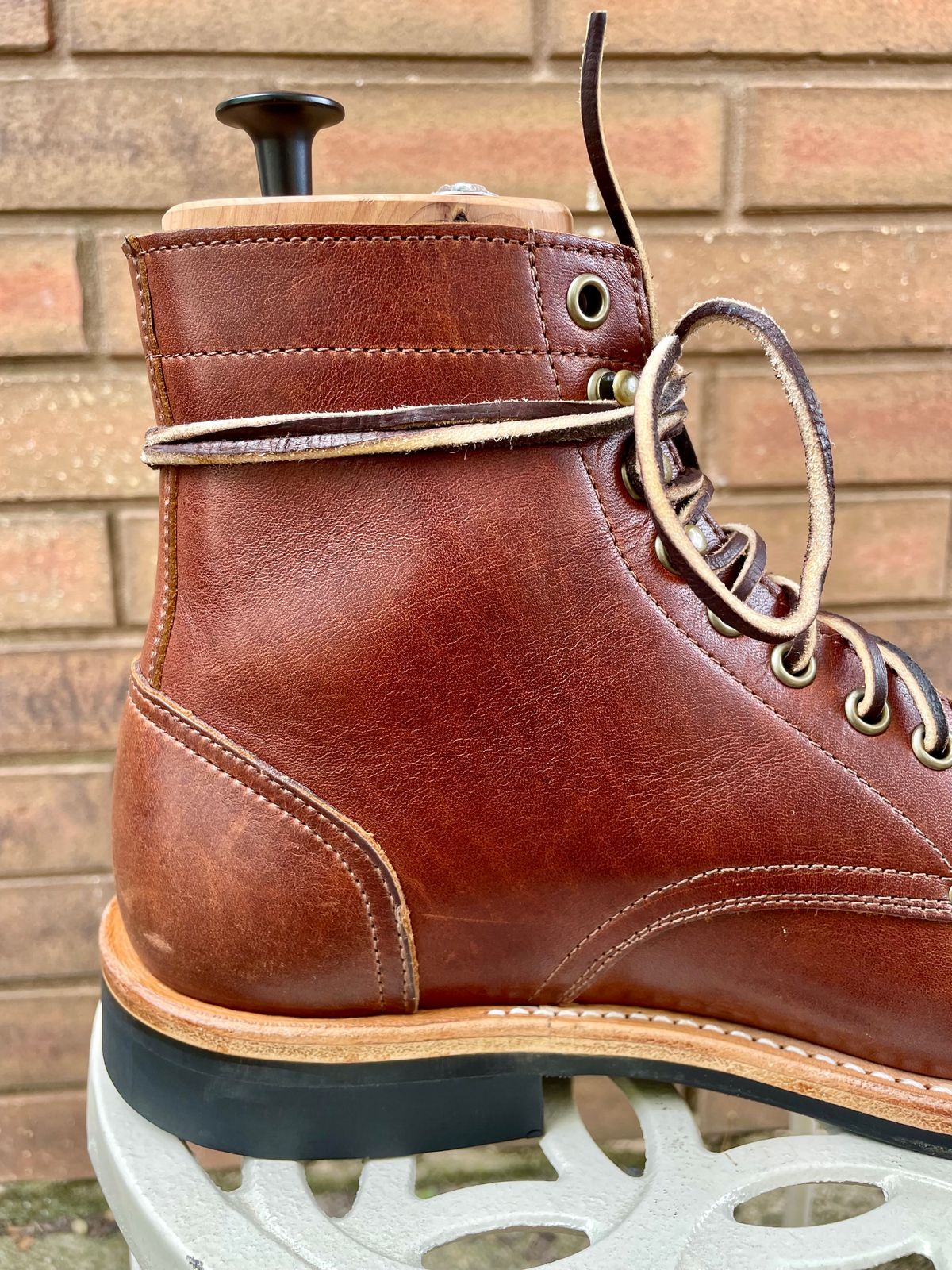 Photo by manco on October 6, 2024 of the Oak Street Bootmakers Trench Boot in Seidel Light Brown Mustang.