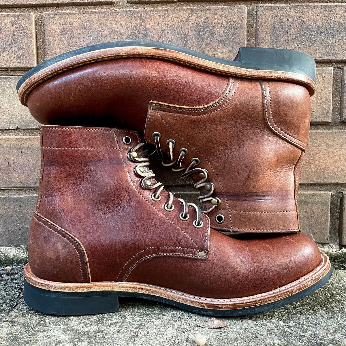 Photo by manco on October 10, 2024 of the Oak Street Bootmakers Trench Boot in Seidel Light Brown Mustang.
