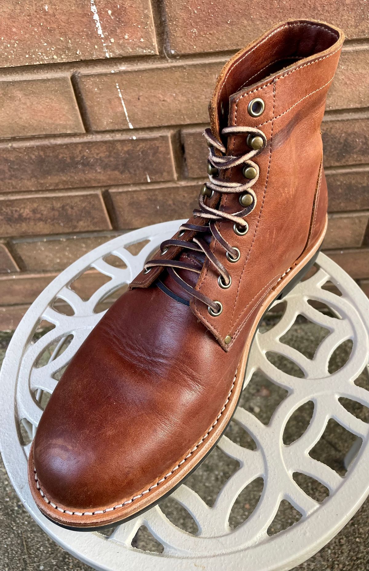 Photo by manco on October 10, 2024 of the Oak Street Bootmakers Trench Boot in Seidel Light Brown Mustang.