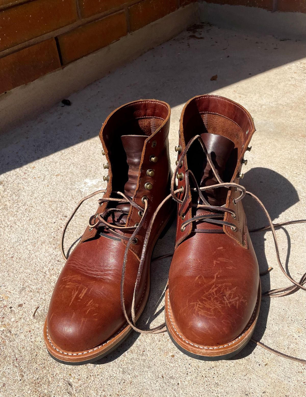 Photo by manco on October 11, 2024 of the Oak Street Bootmakers Trench Boot in Seidel Light Brown Mustang.