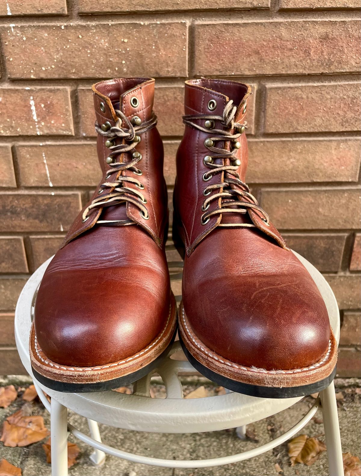 Photo by manco on November 6, 2024 of the Oak Street Bootmakers Trench Boot in Seidel Light Brown Mustang.