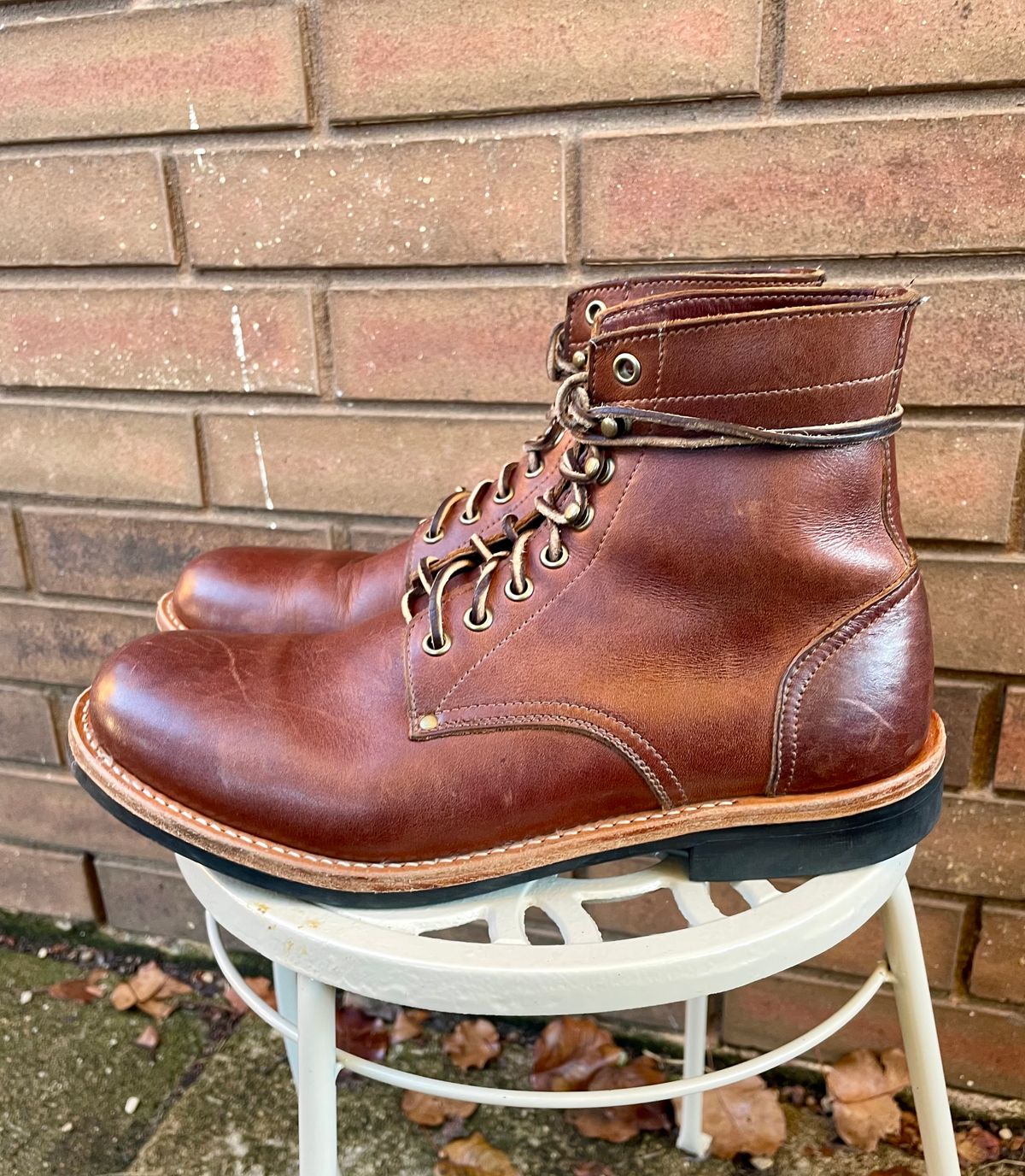 Photo by manco on November 6, 2024 of the Oak Street Bootmakers Trench Boot in Seidel Light Brown Mustang.