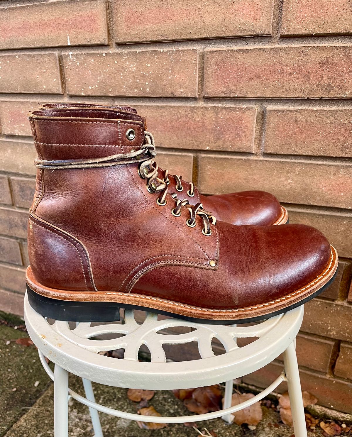 Photo by manco on November 6, 2024 of the Oak Street Bootmakers Trench Boot in Seidel Light Brown Mustang.