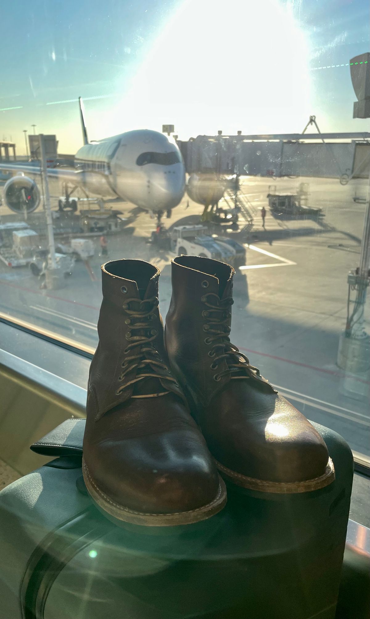 Photo by manco on December 2, 2024 of the Oak Street Bootmakers Trench Boot in Seidel Light Brown Mustang.