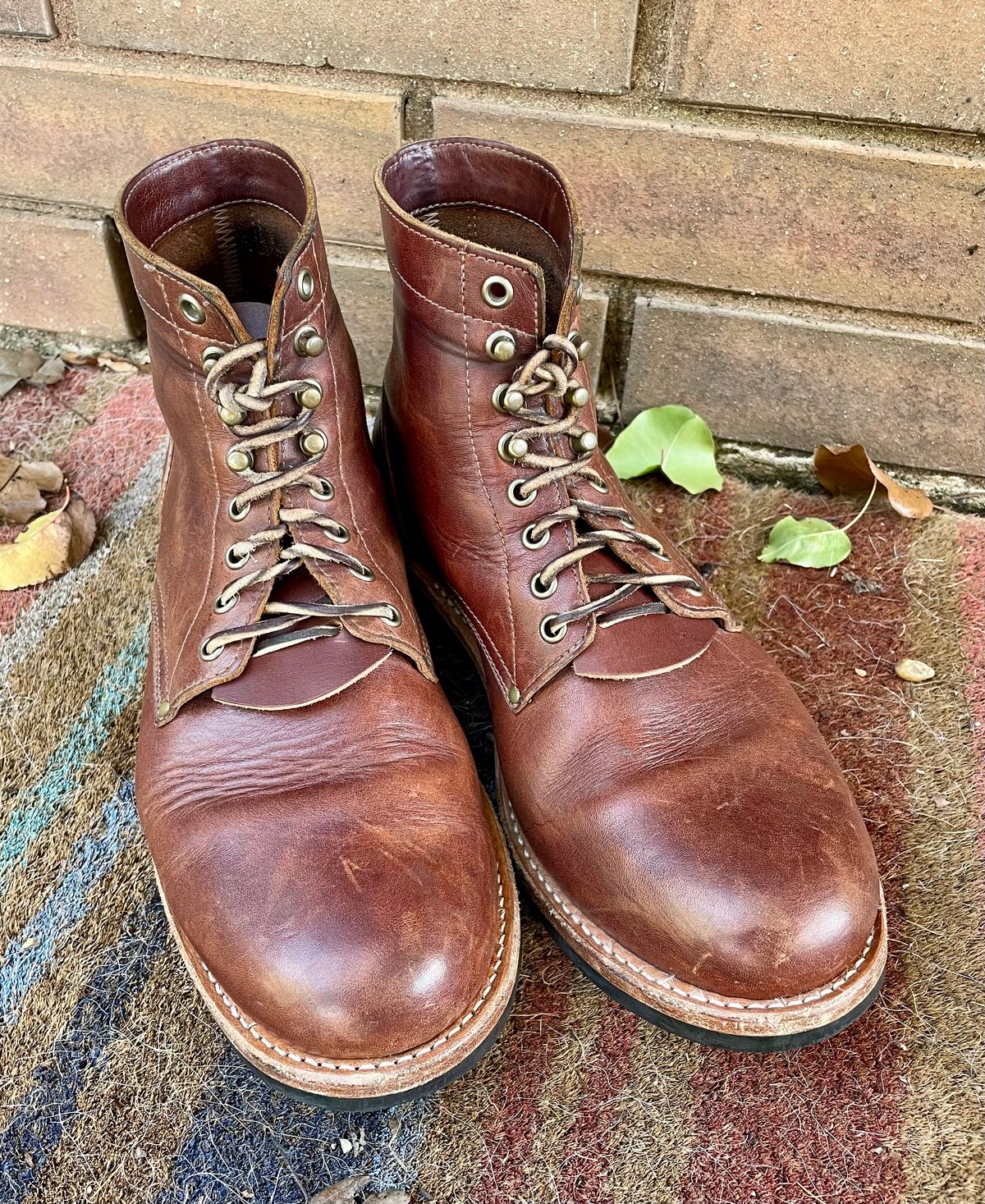 Photo by manco on December 12, 2024 of the Oak Street Bootmakers Trench Boot in Seidel Light Brown Mustang.