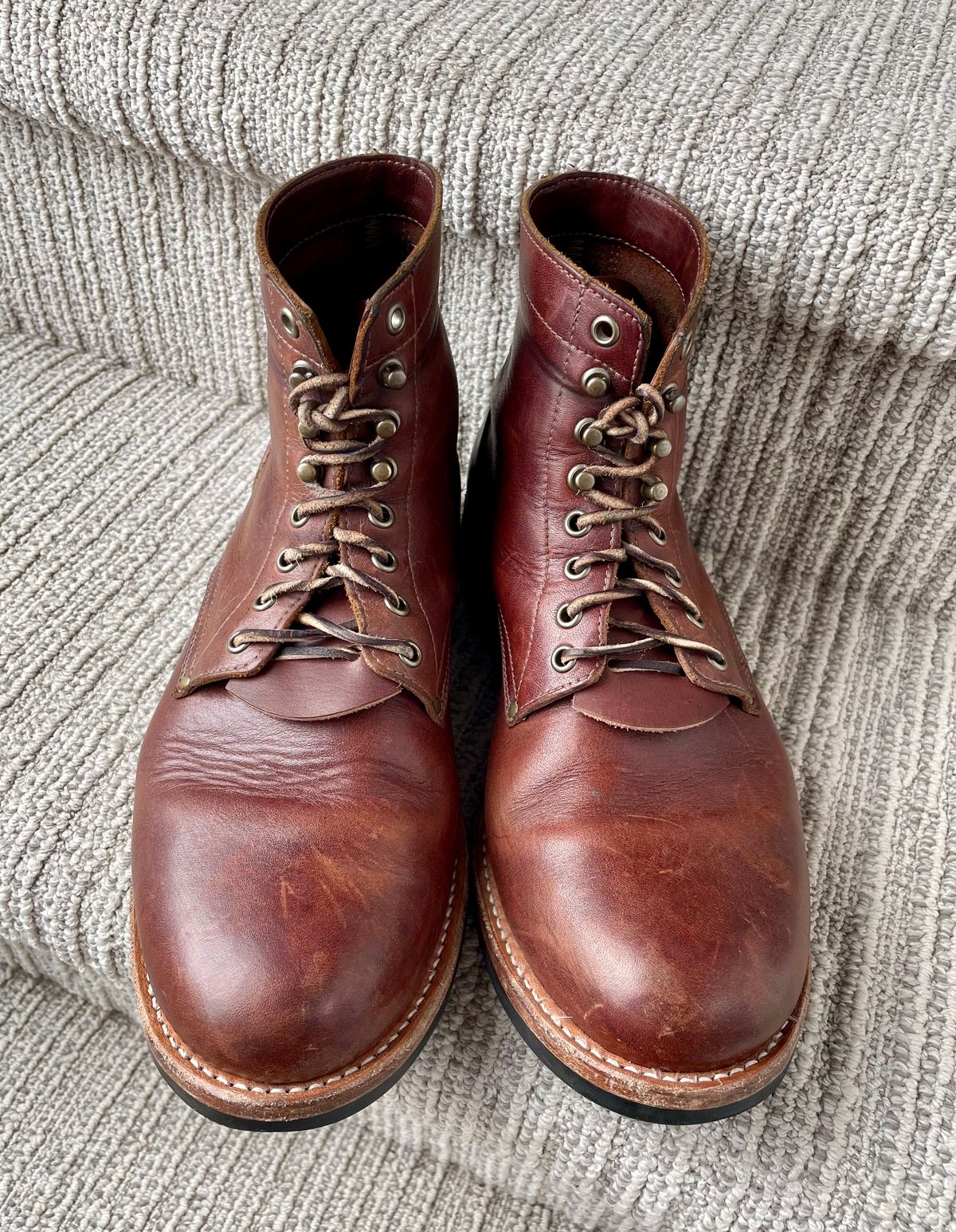 Photo by manco on December 12, 2024 of the Oak Street Bootmakers Trench Boot in Seidel Light Brown Mustang.