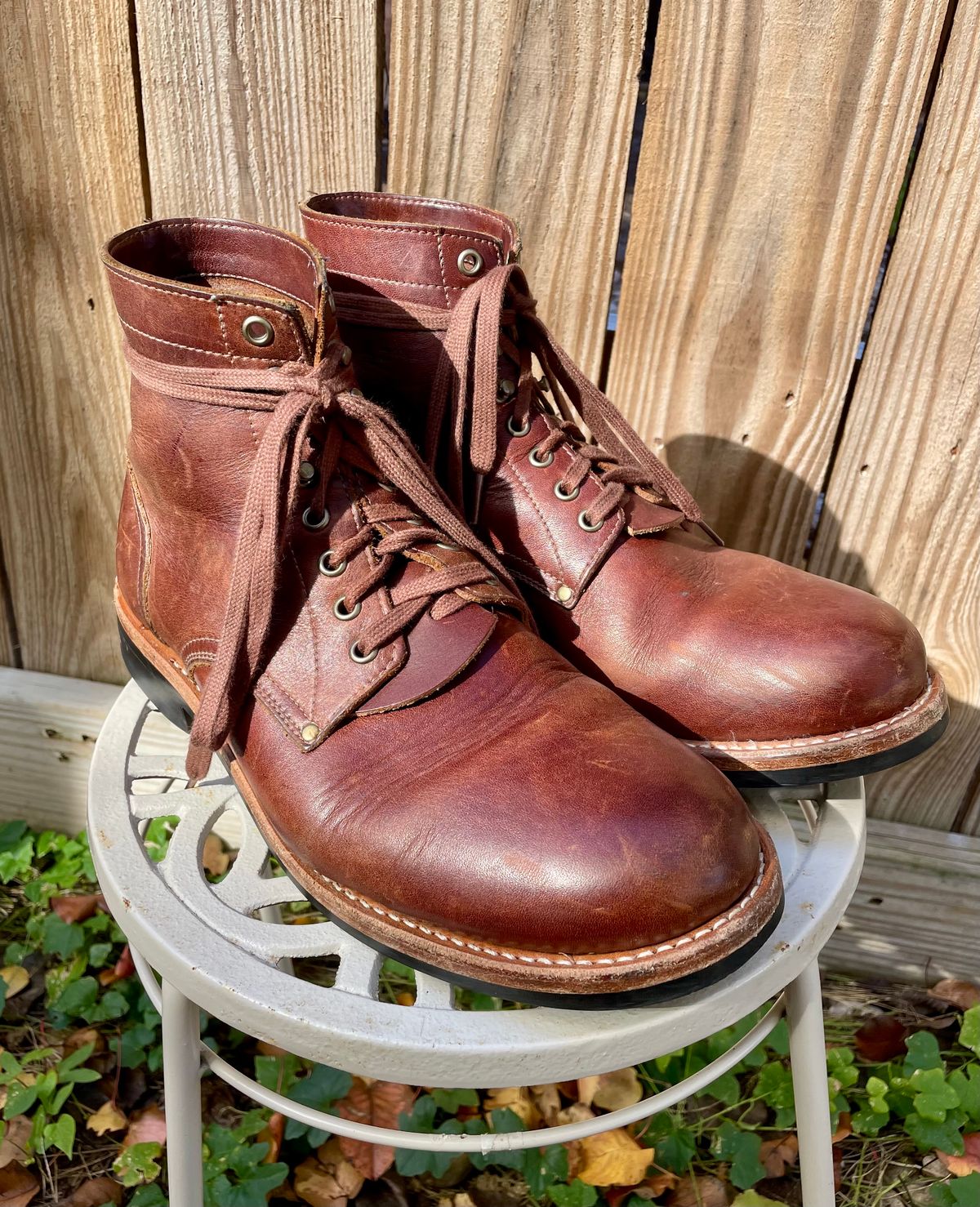 Photo by manco on December 20, 2024 of the Oak Street Bootmakers Trench Boot in Seidel Light Brown Mustang.