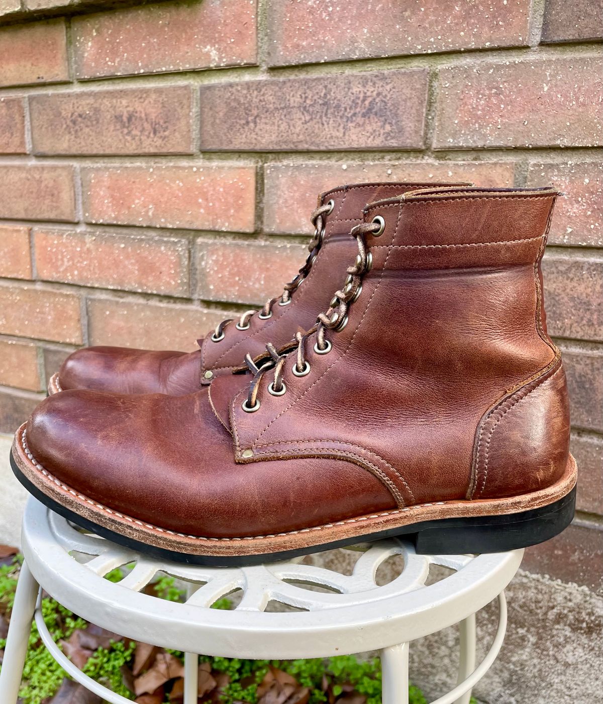 Photo by manco on January 5, 2025 of the Oak Street Bootmakers Trench Boot in Seidel Light Brown Mustang.