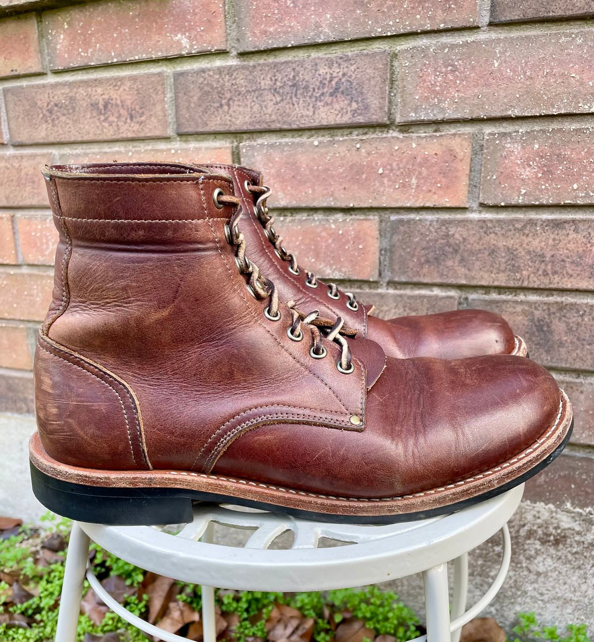 Photo by manco on January 5, 2025 of the Oak Street Bootmakers Trench Boot in Seidel Light Brown Mustang.