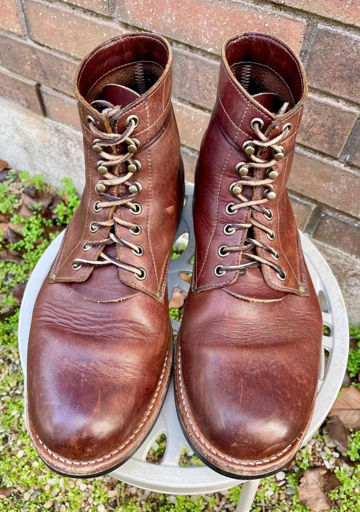Photo by manco on January 5, 2025 of the Oak Street Bootmakers Trench Boot in Seidel Light Brown Mustang.