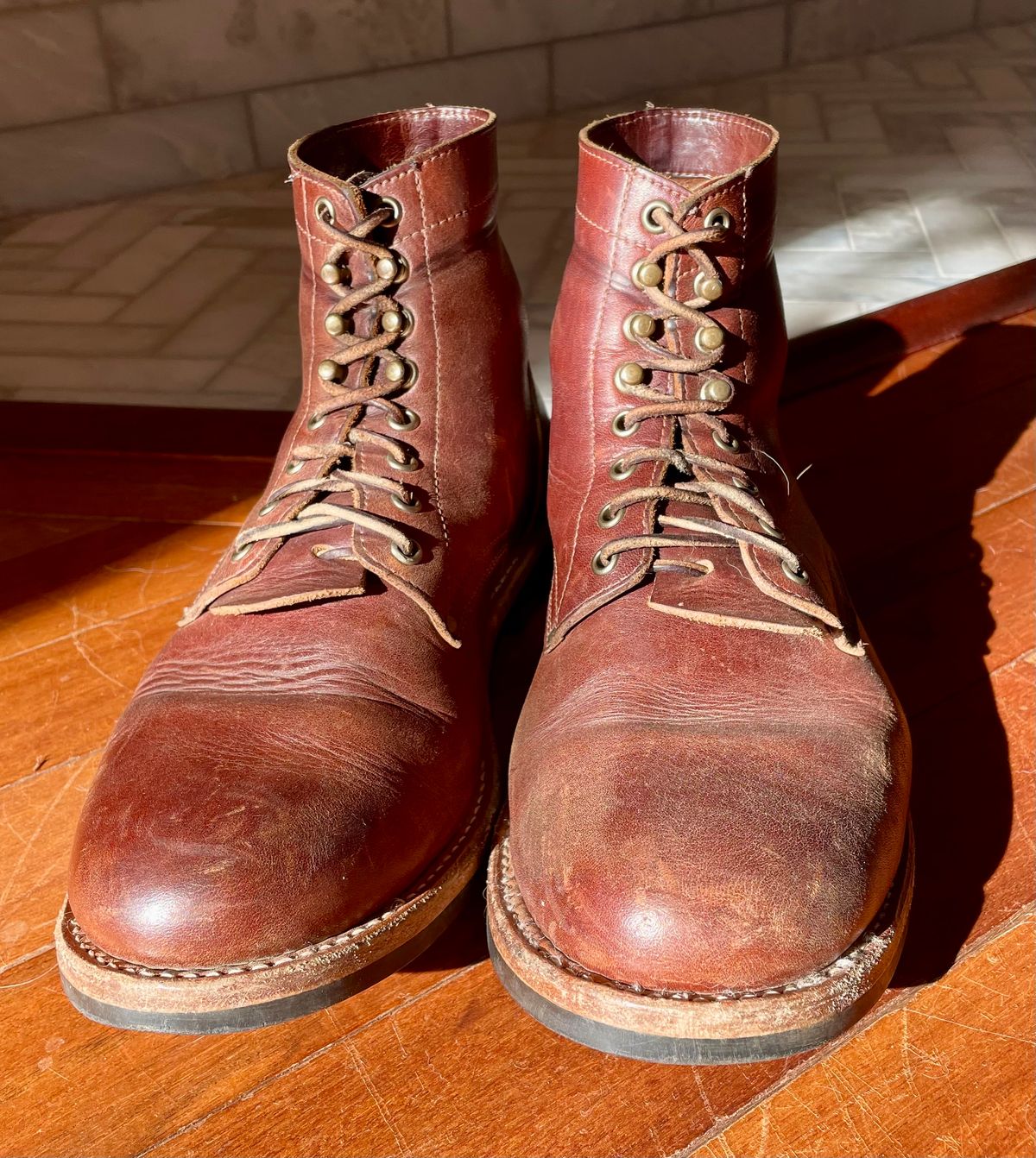 Photo by manco on January 18, 2025 of the Oak Street Bootmakers Trench Boot in Seidel Light Brown Mustang.