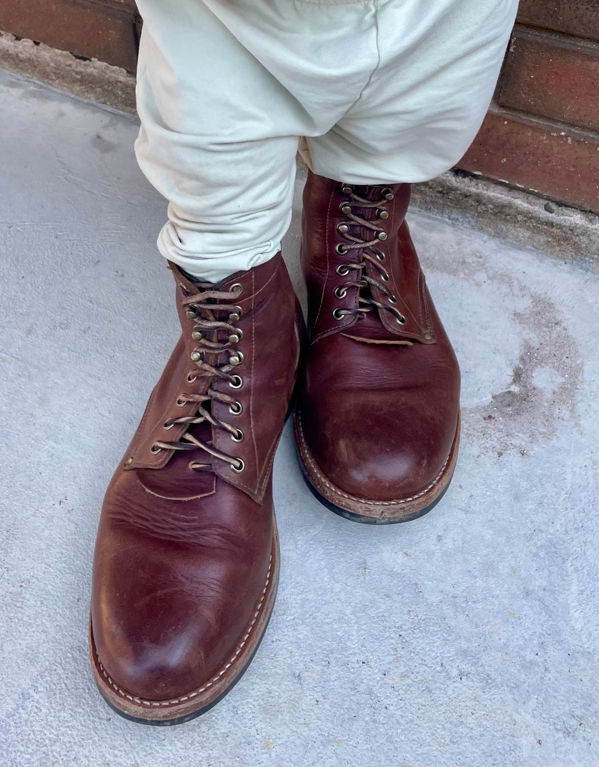 Photo by manco on February 2, 2025 of the Oak Street Bootmakers Trench Boot in Seidel Light Brown Mustang.