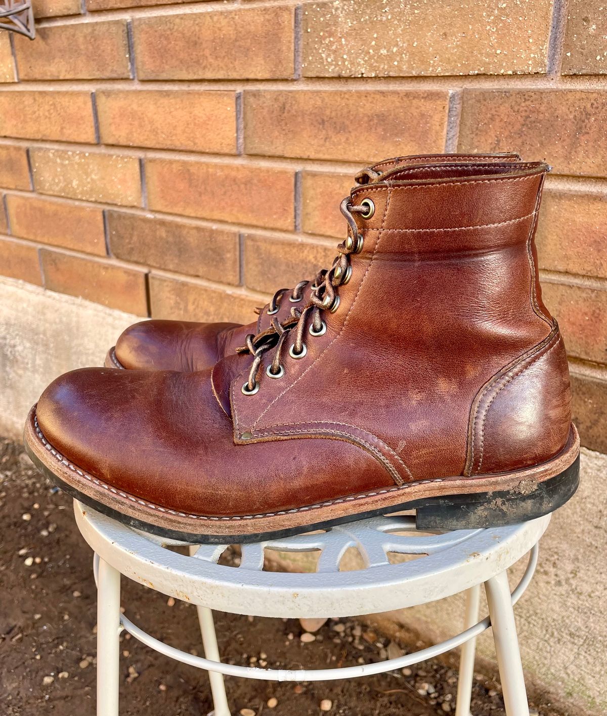 Photo by manco on February 2, 2025 of the Oak Street Bootmakers Trench Boot in Seidel Light Brown Mustang.