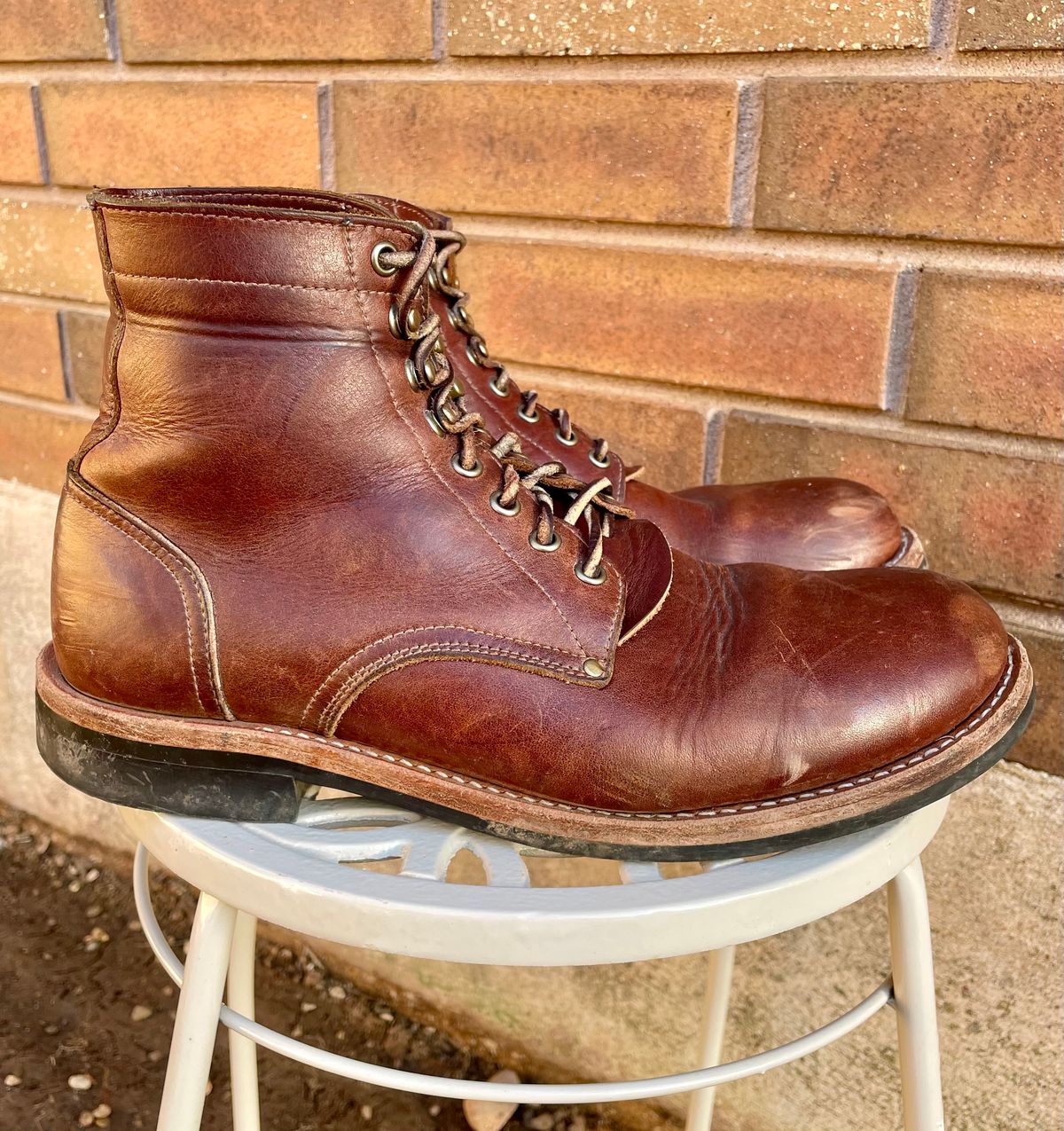 Photo by manco on February 2, 2025 of the Oak Street Bootmakers Trench Boot in Seidel Light Brown Mustang.