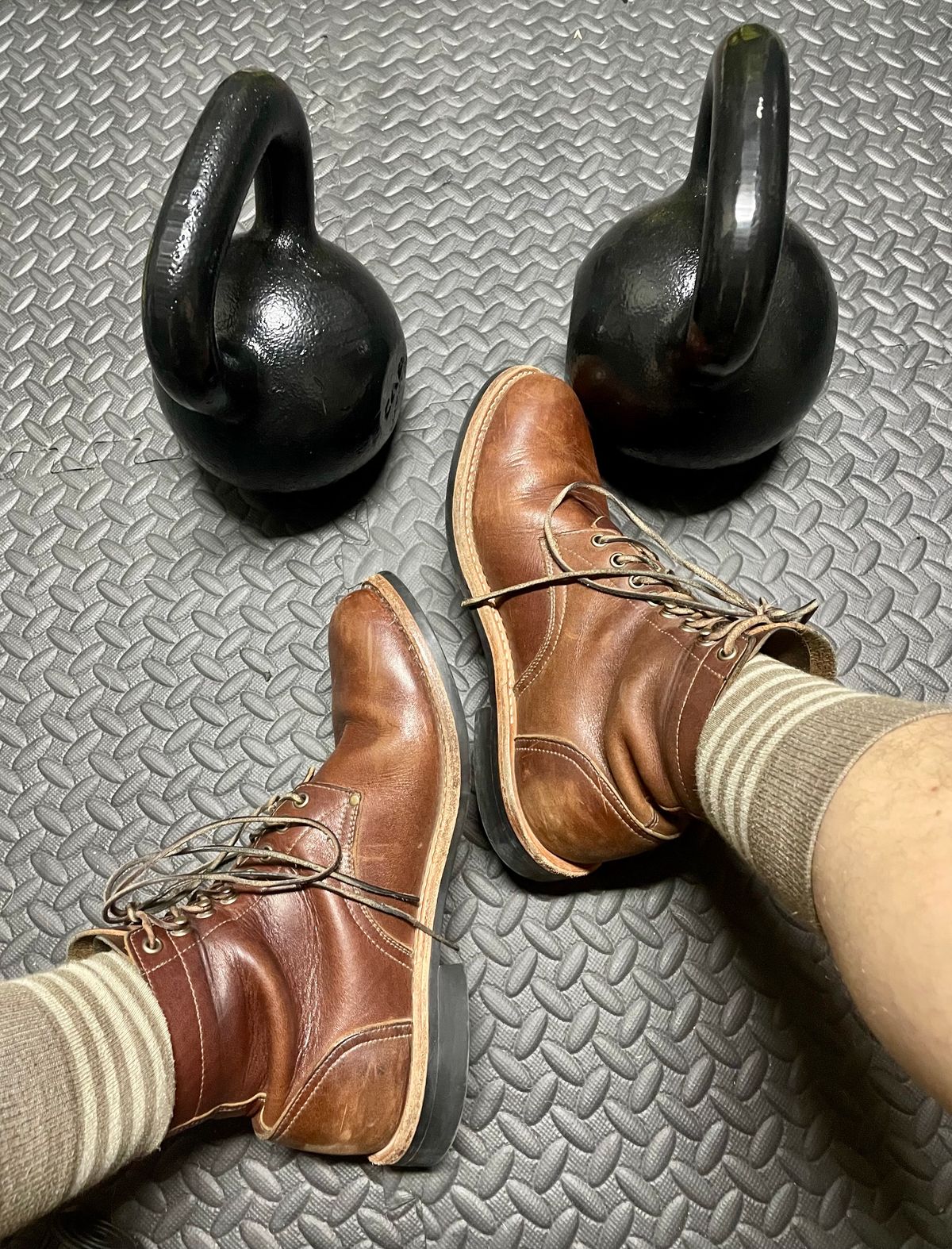 Photo by manco on March 23, 2025 of the Oak Street Bootmakers Trench Boot in Seidel Light Brown Mustang.