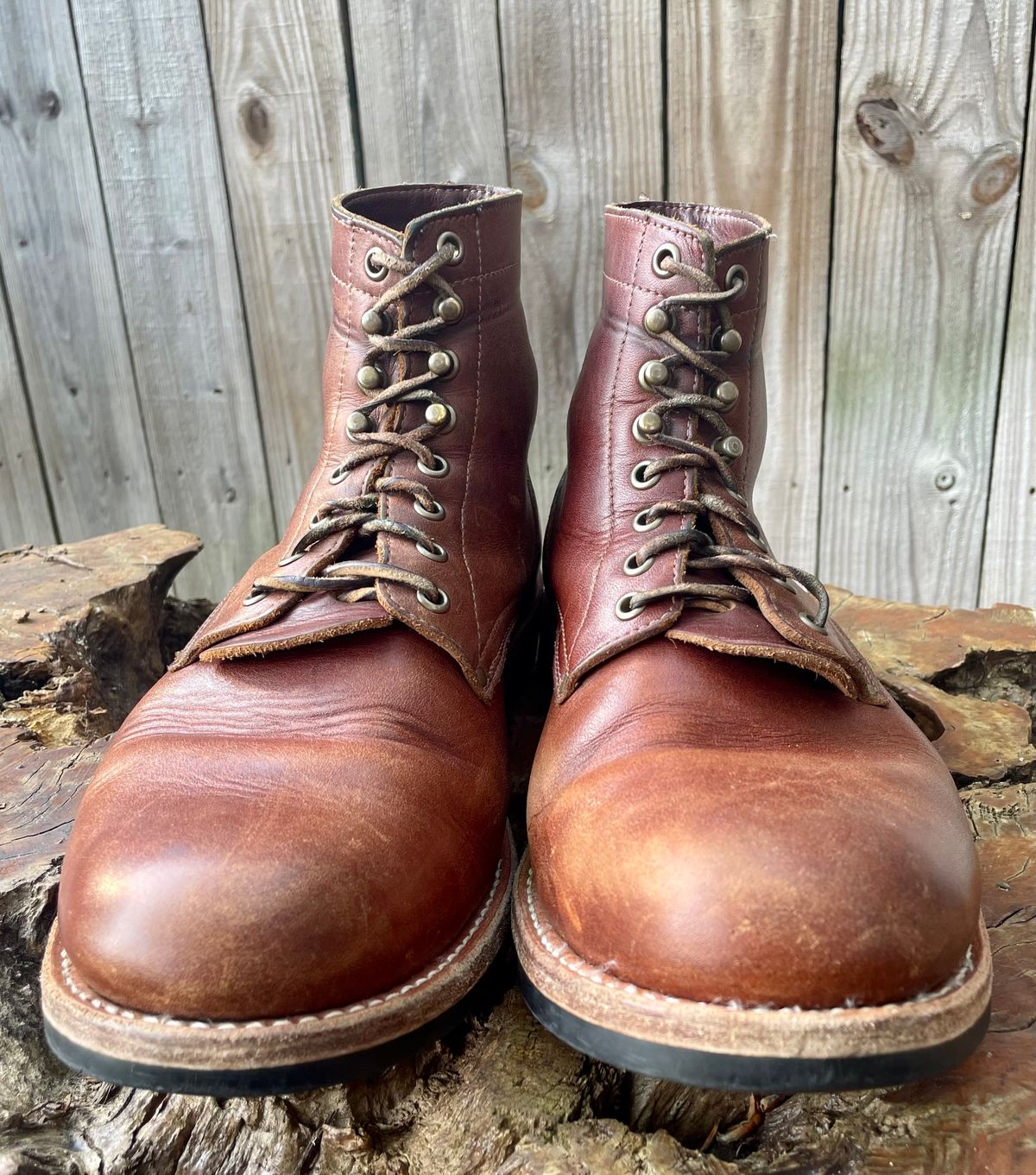Photo by manco on April 3, 2025 of the Oak Street Bootmakers Trench Boot in Seidel Light Brown Mustang.
