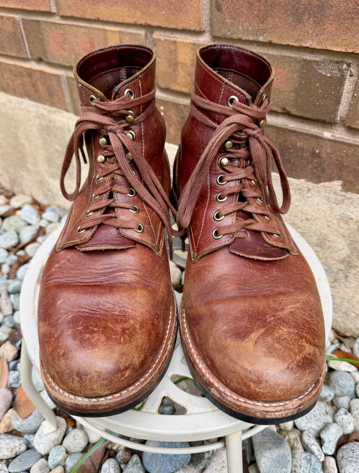 Photo by manco on April 12, 2026 of the Oak Street Bootmakers Trench Boot in Seidel Light Brown Mustang.