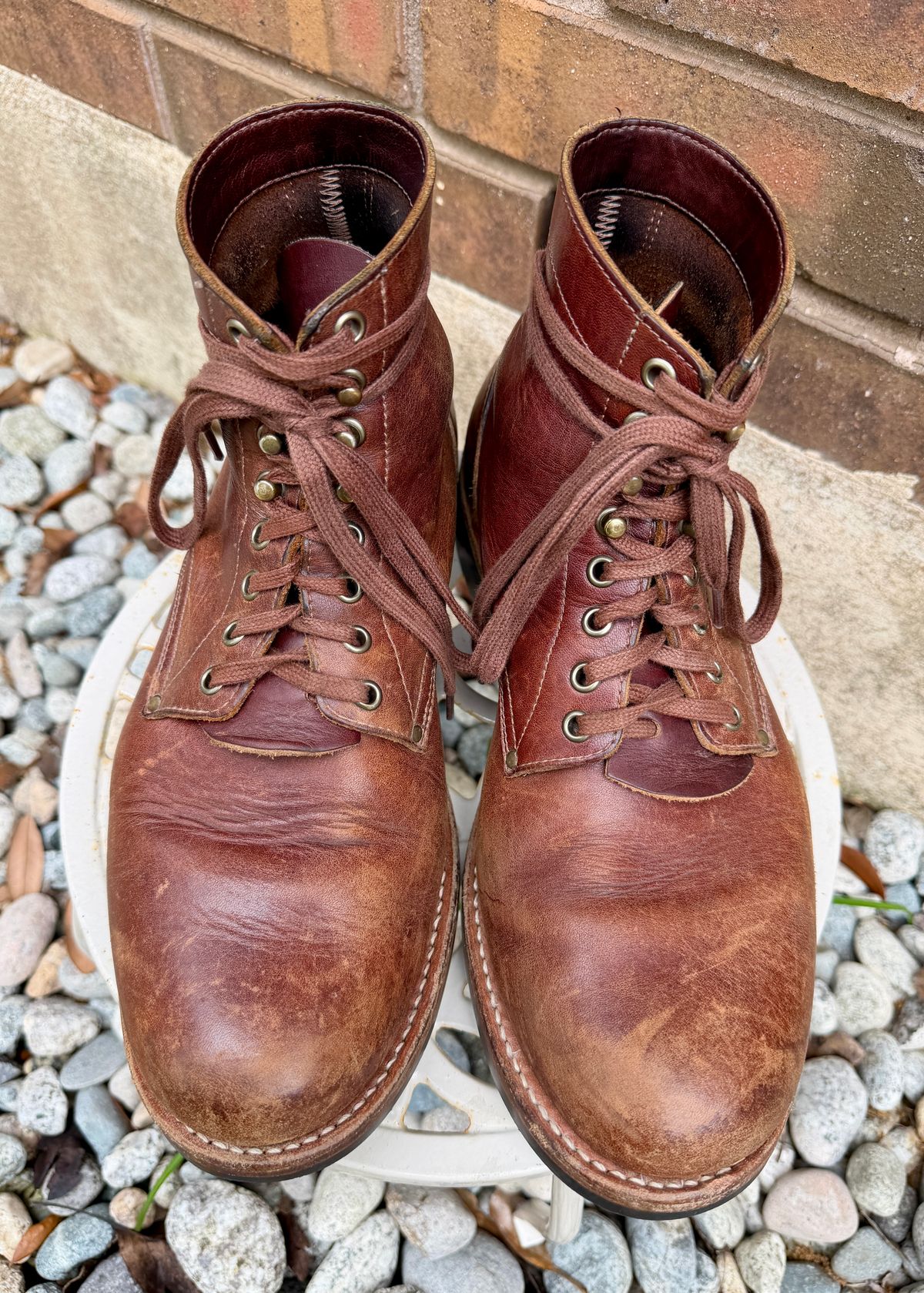 Photo by manco on April 12, 2026 of the Oak Street Bootmakers Trench Boot in Seidel Light Brown Mustang.