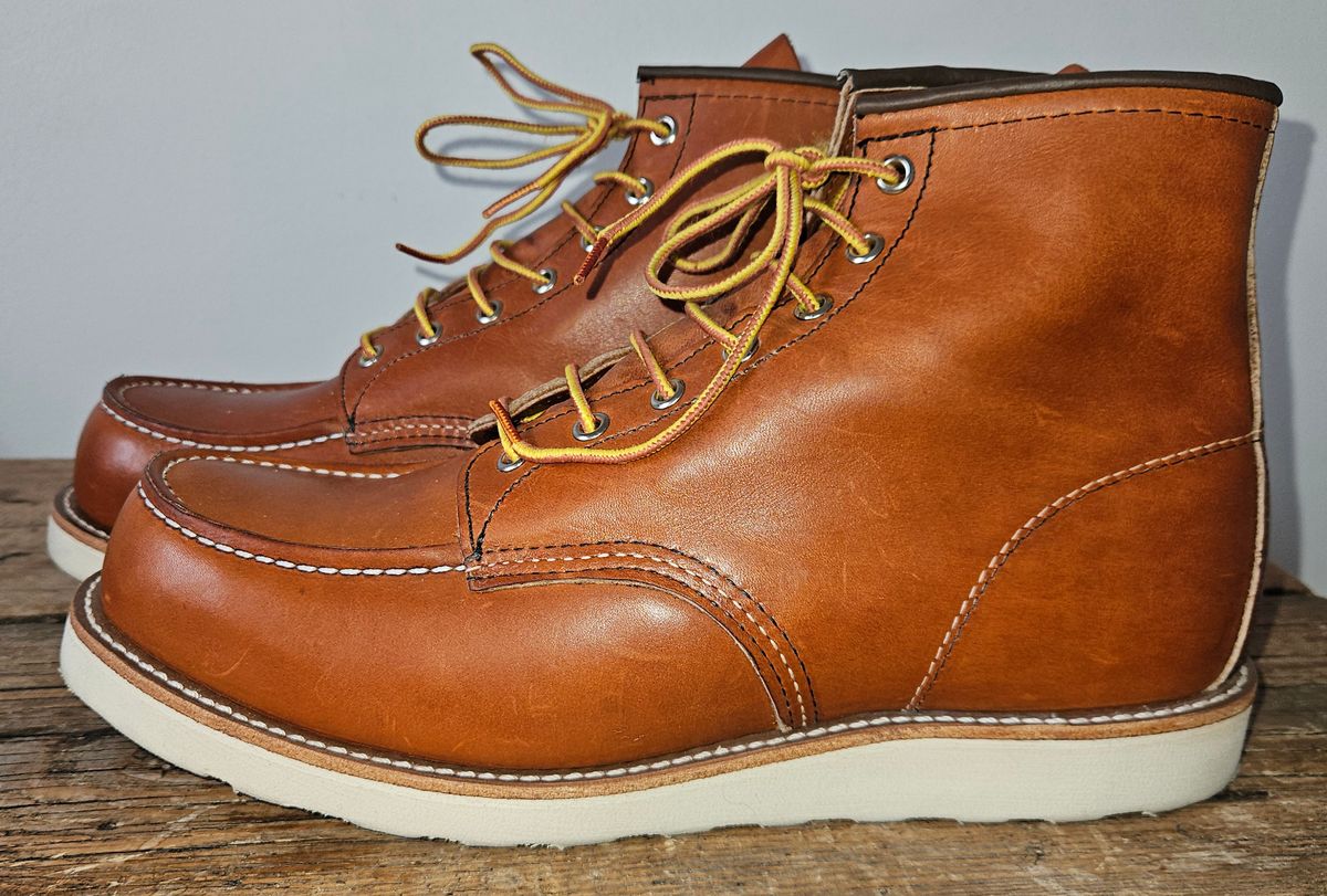 Photo by Kwamelong on May 26, 2025 of the Red Wing 6-Inch Classic Moc in S.B. Foot Oro Legacy.