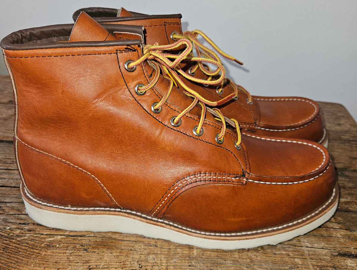 Photo by Kwamelong on May 26, 2025 of the Red Wing 6-Inch Classic Moc in S.B. Foot Oro Legacy.