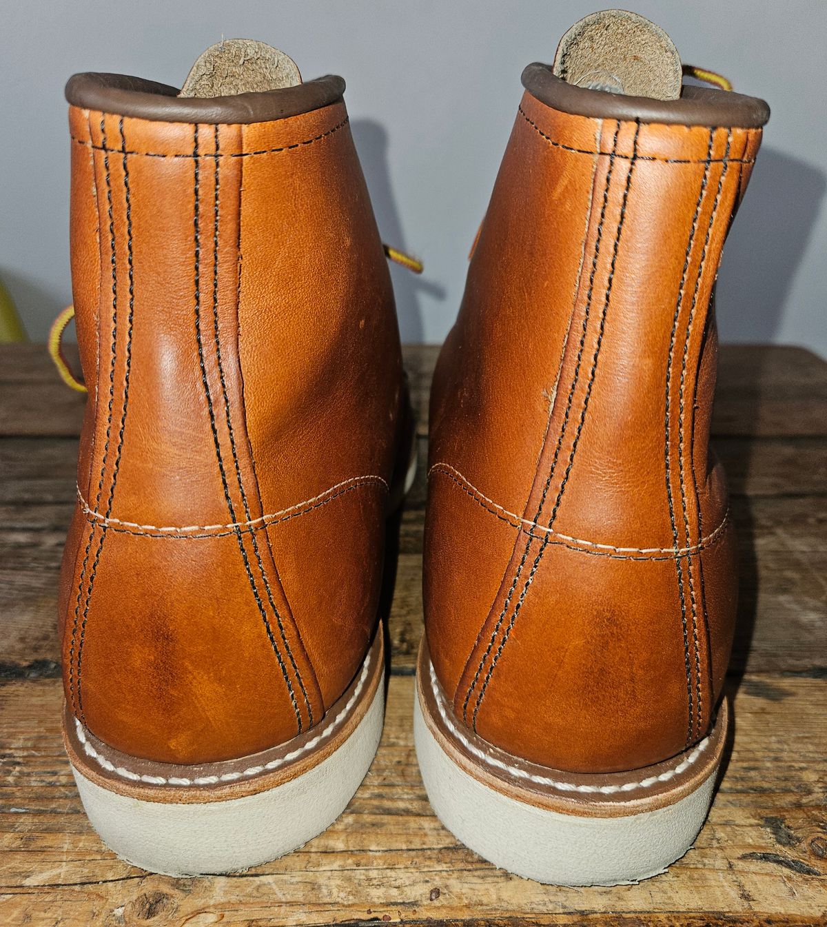 Photo by Kwamelong on May 26, 2025 of the Red Wing 6-Inch Classic Moc in S.B. Foot Oro Legacy.