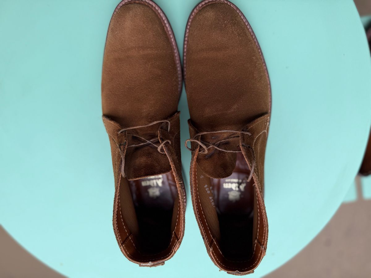 Photo by justjustin on May 29, 2025 of the Alden 2-Eyelet Chukka in Snuff Suede.