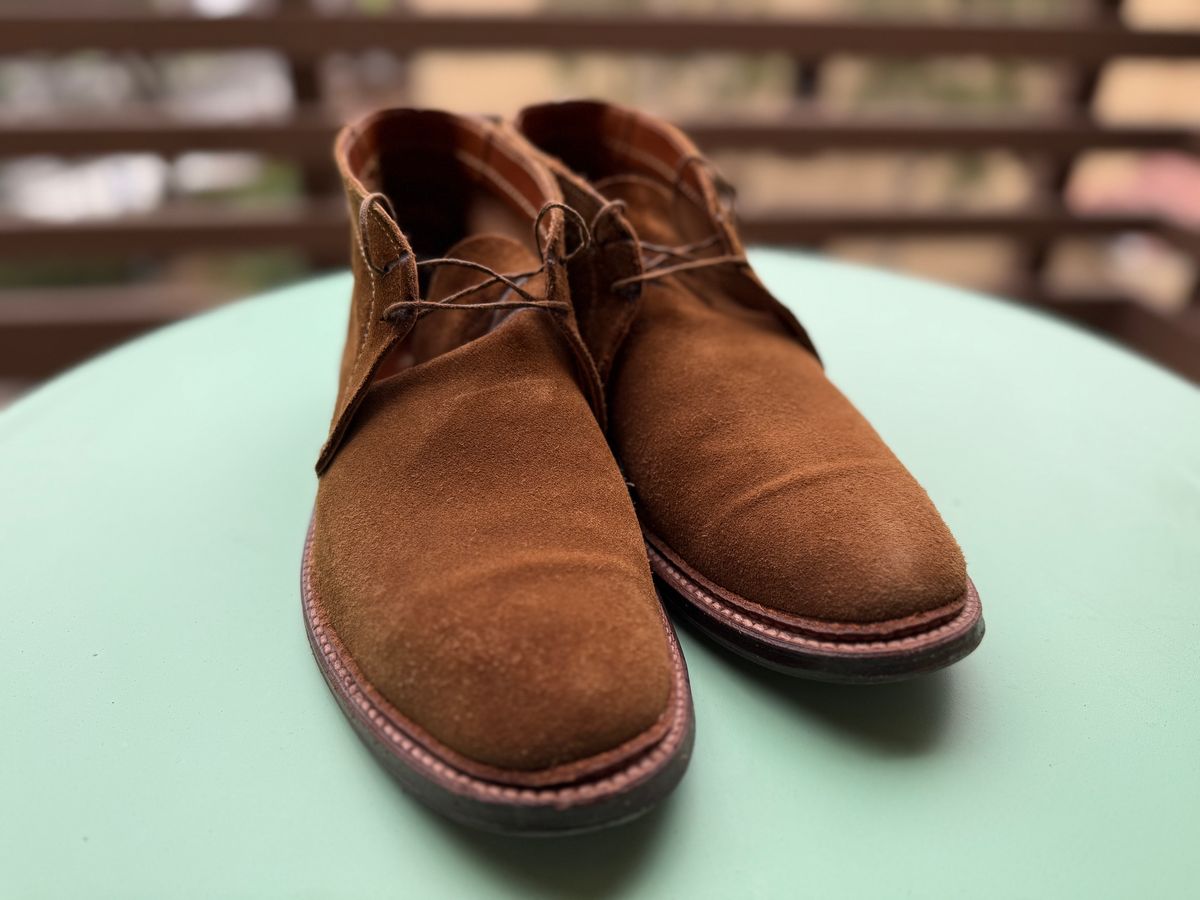 Photo by justjustin on May 29, 2025 of the Alden 2-Eyelet Chukka in Snuff Suede.