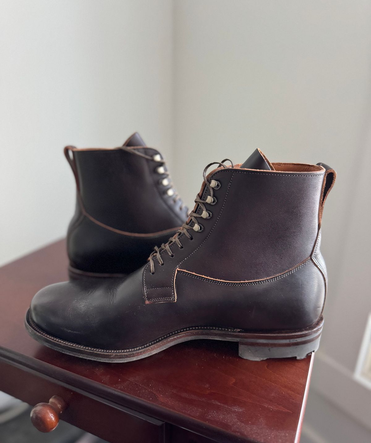 Photo by pablosstuff on October 19, 2025 of the Viberg Country Boot in Horween Brown Wooly.