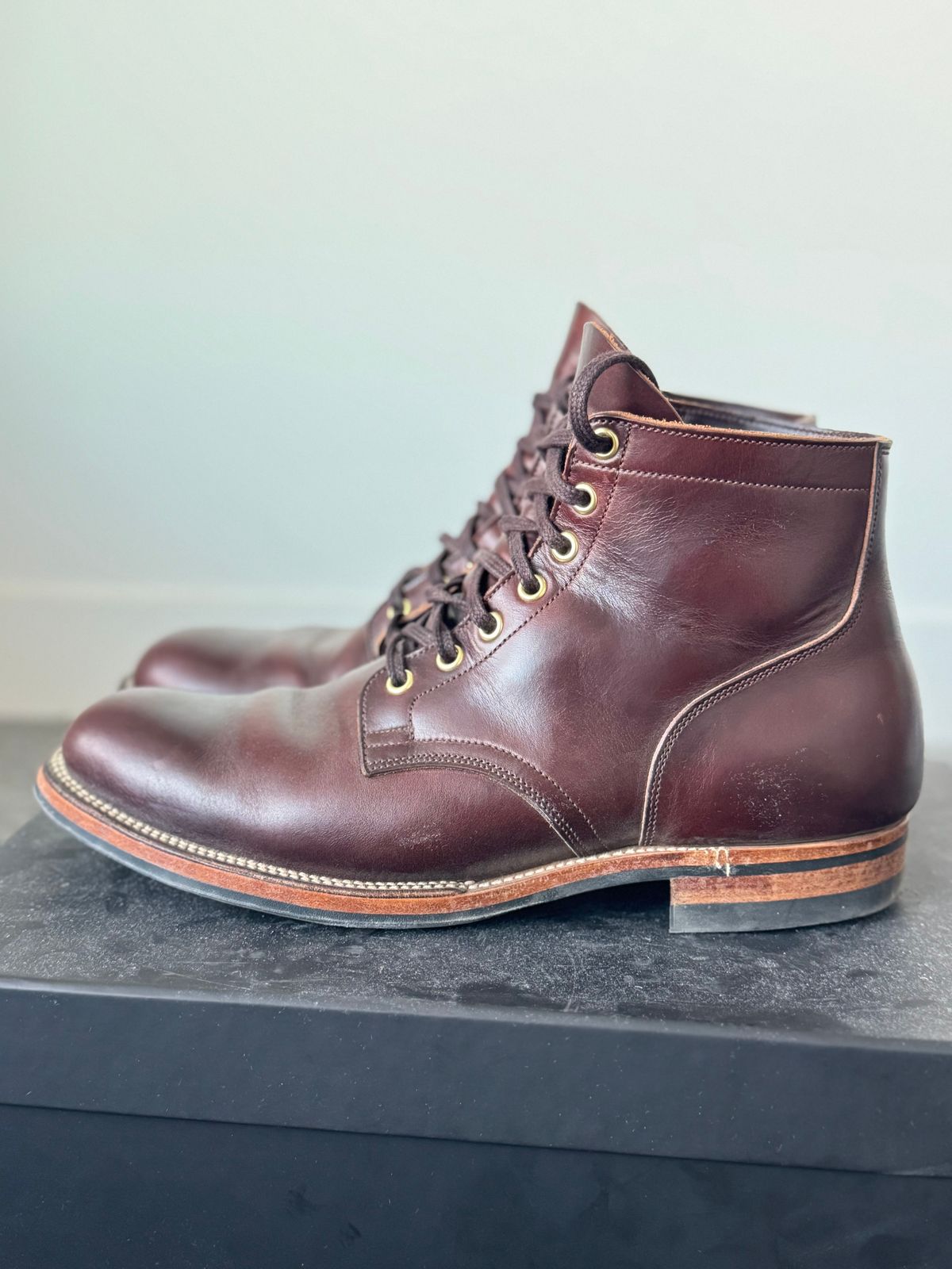 Photo by pablosstuff on October 20, 2024 of the Viberg Service Boot in Horween Brown Chromexcel.