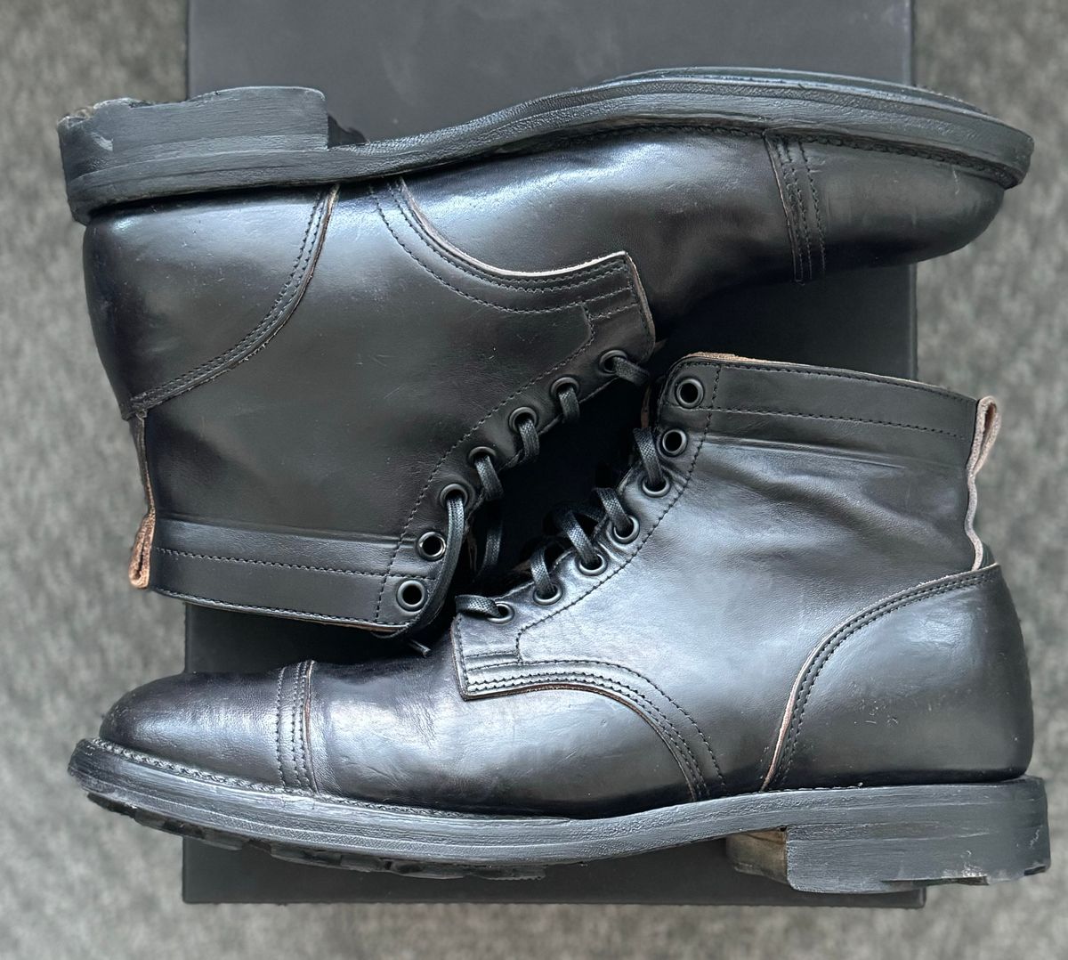 Photo by pablosstuff on May 27, 2024 of the Viberg Service Boot in Maryam Black Horsebutt.